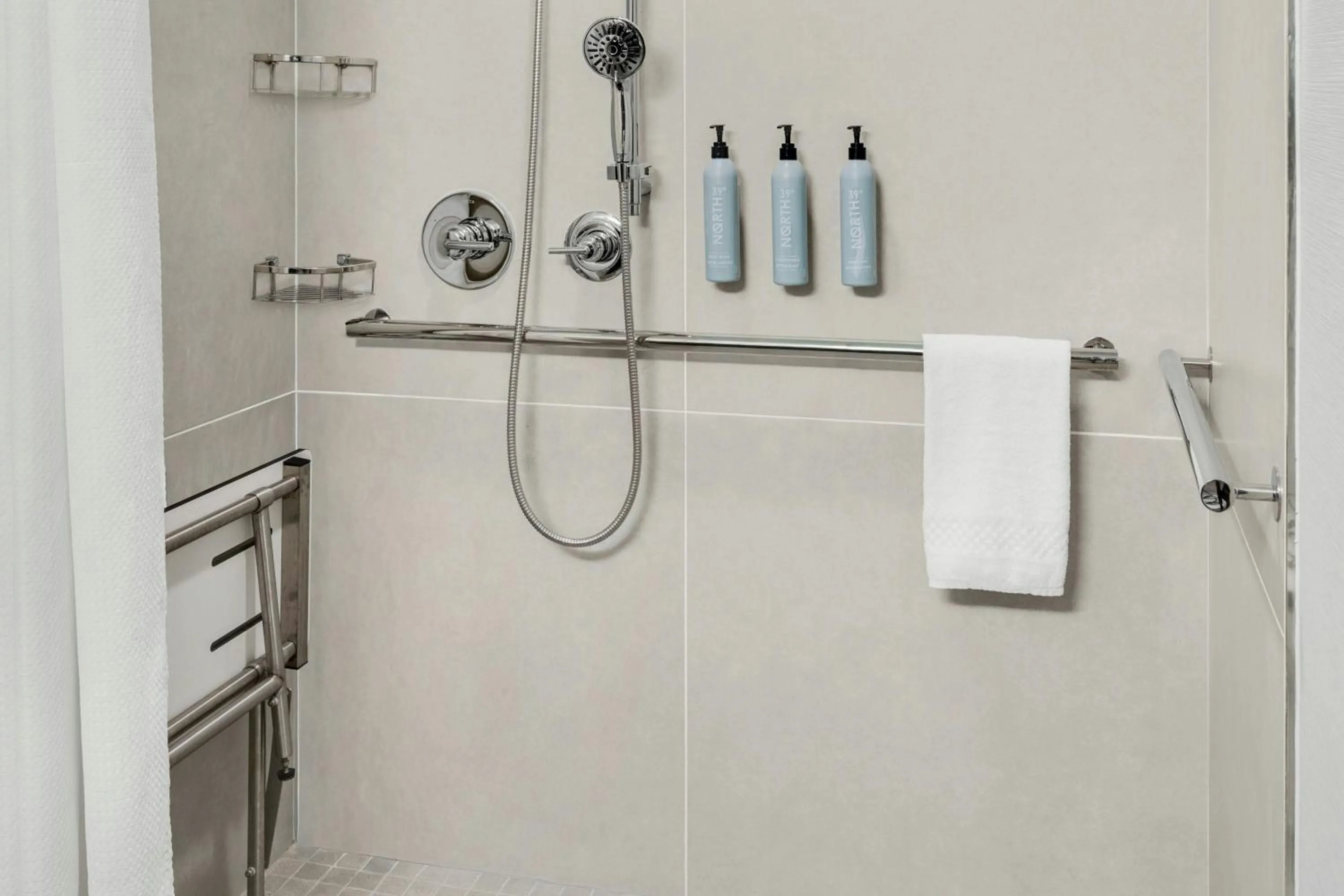 Bathroom in Courtyard Hamilton