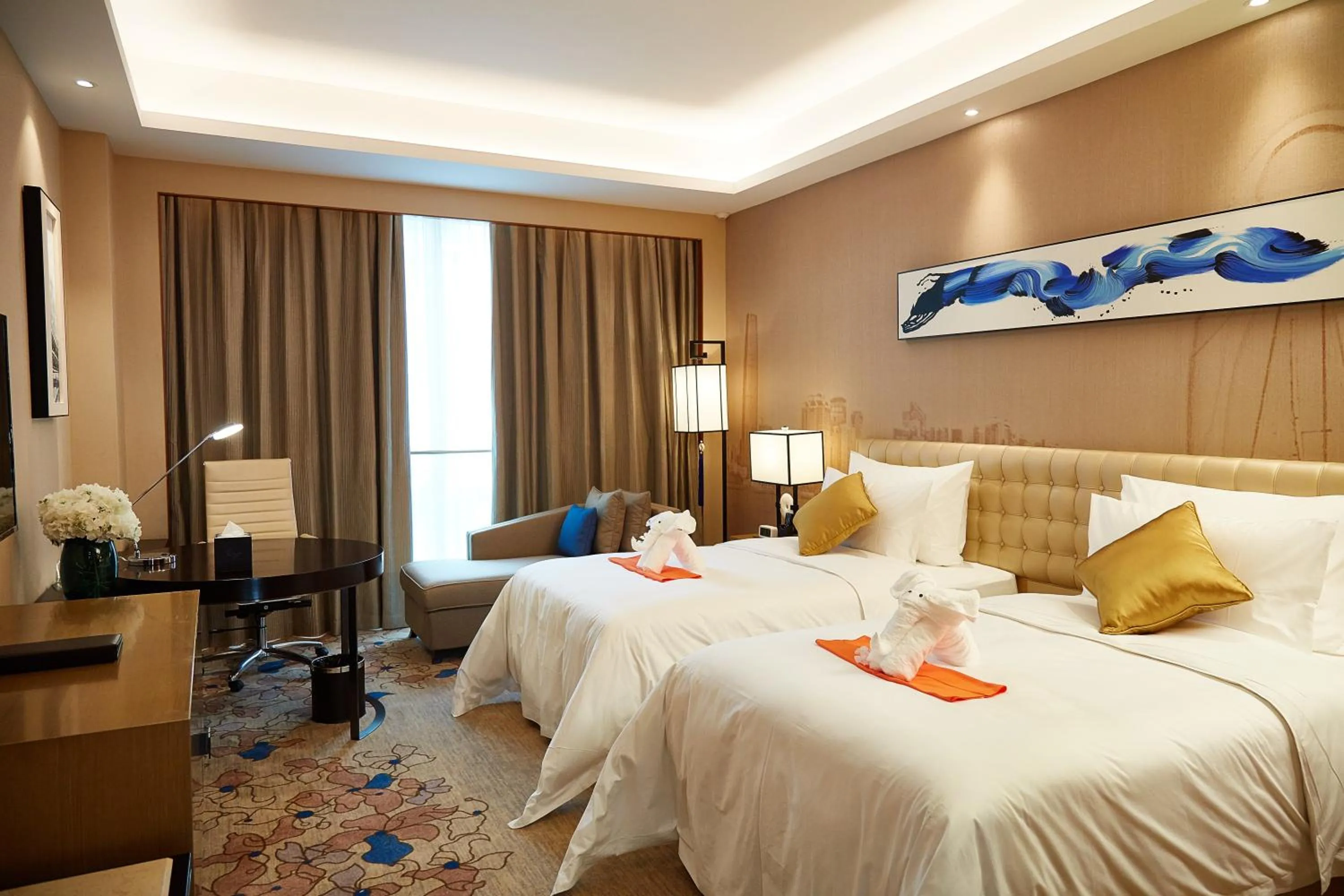 The Thousand Lantern Lake Hotel