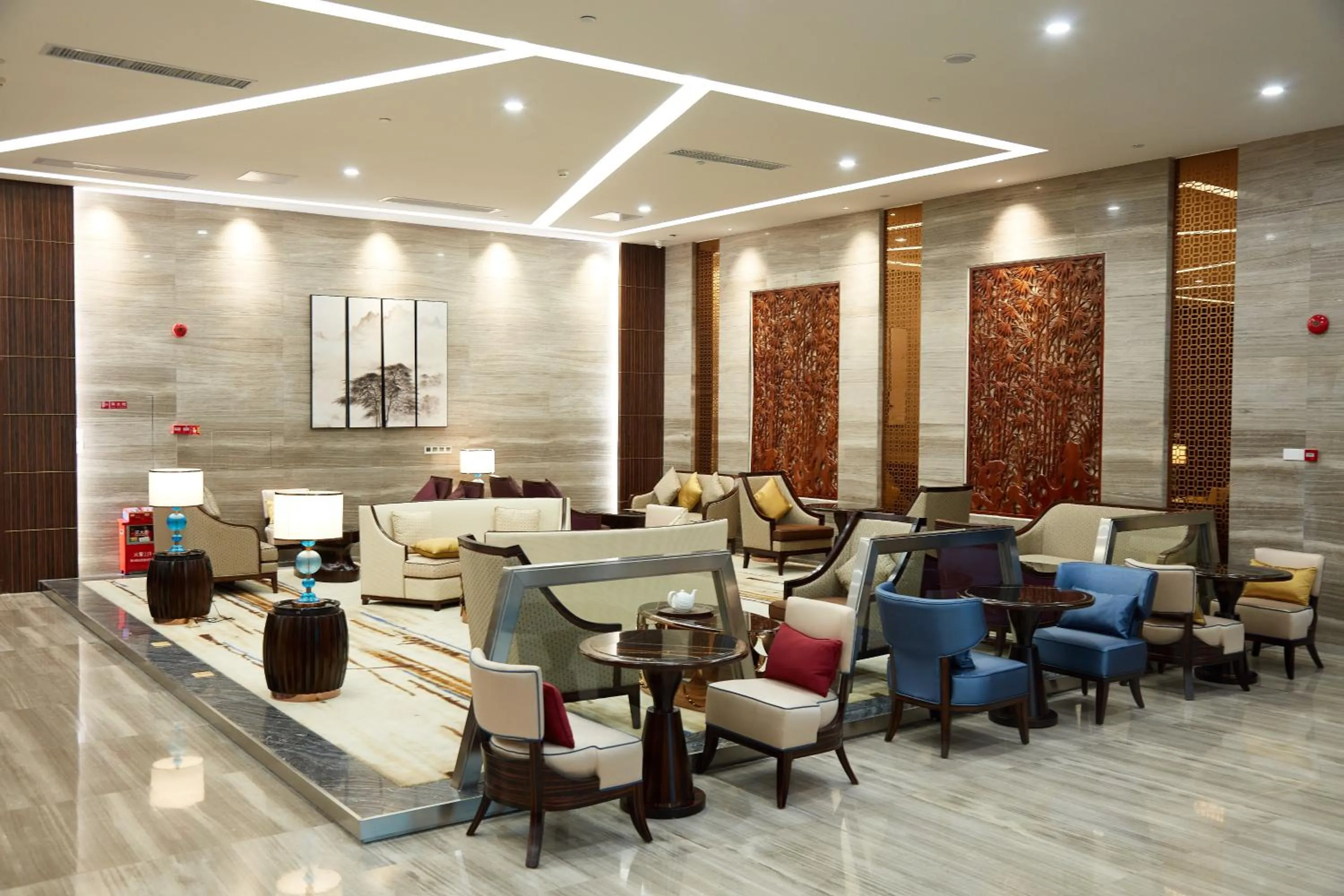 Restaurant/Places to Eat in The Thousand Lantern Lake Hotel