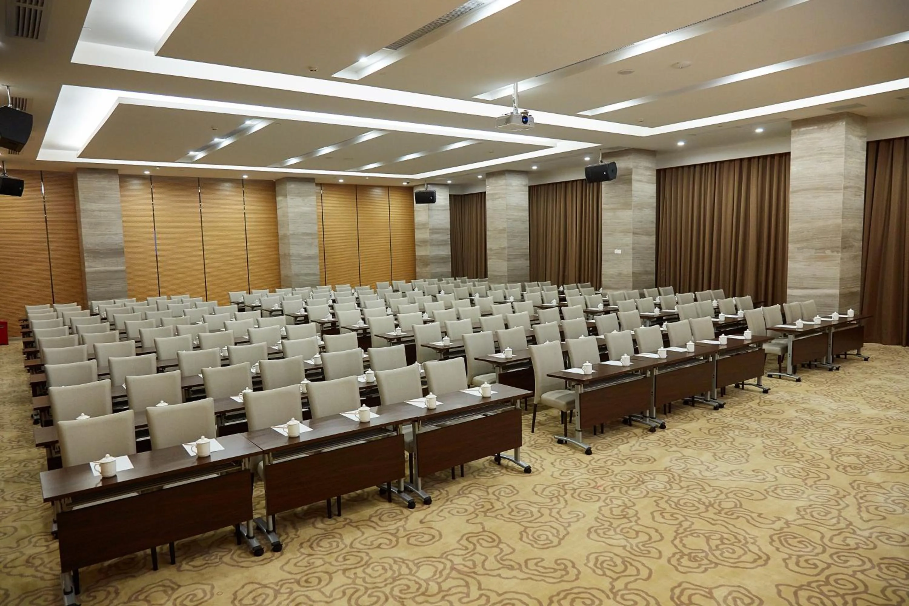 Meeting/conference room in The Thousand Lantern Lake Hotel