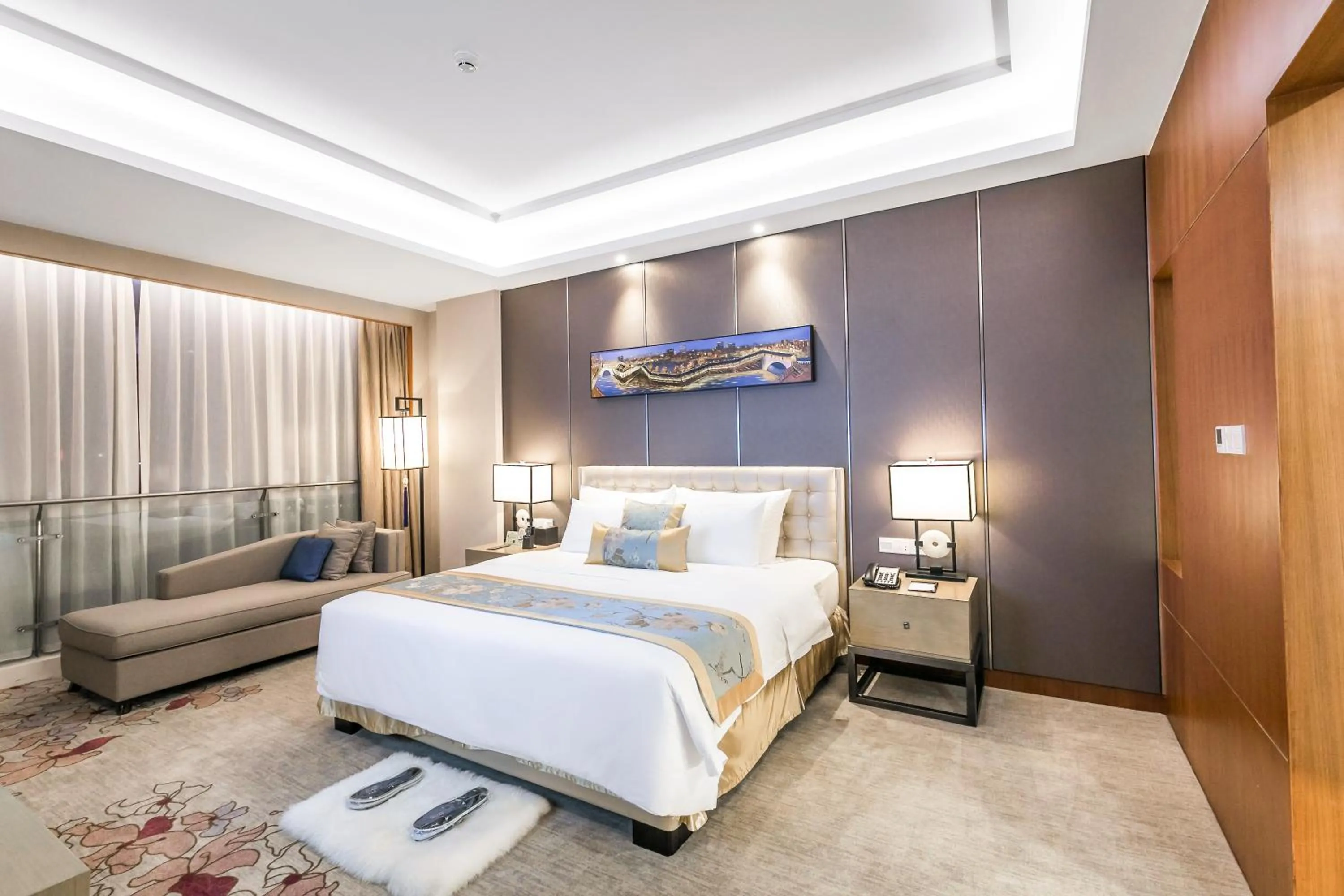 The Thousand Lantern Lake Hotel