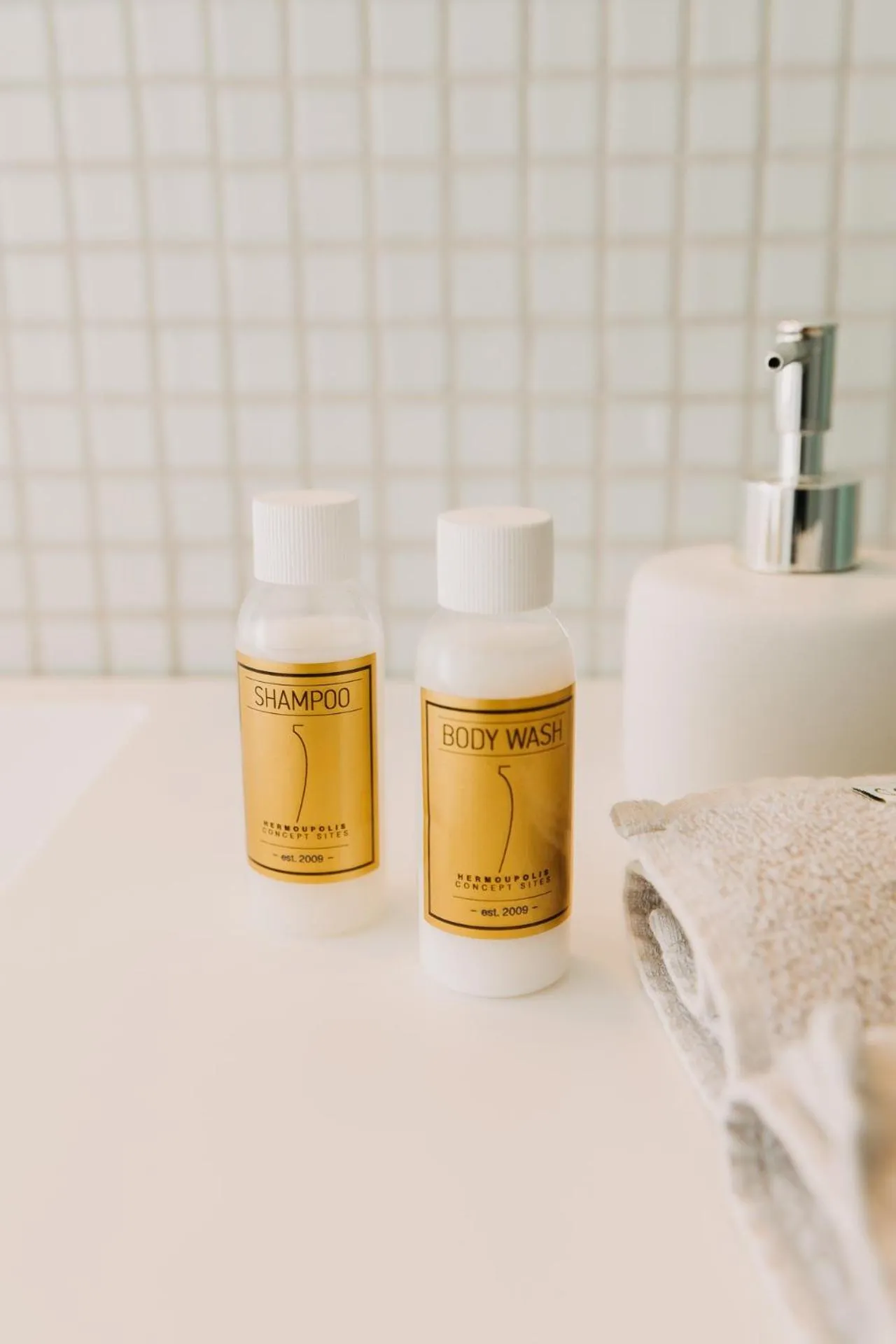 Shower in 5 Hermoupolis Concept Sites