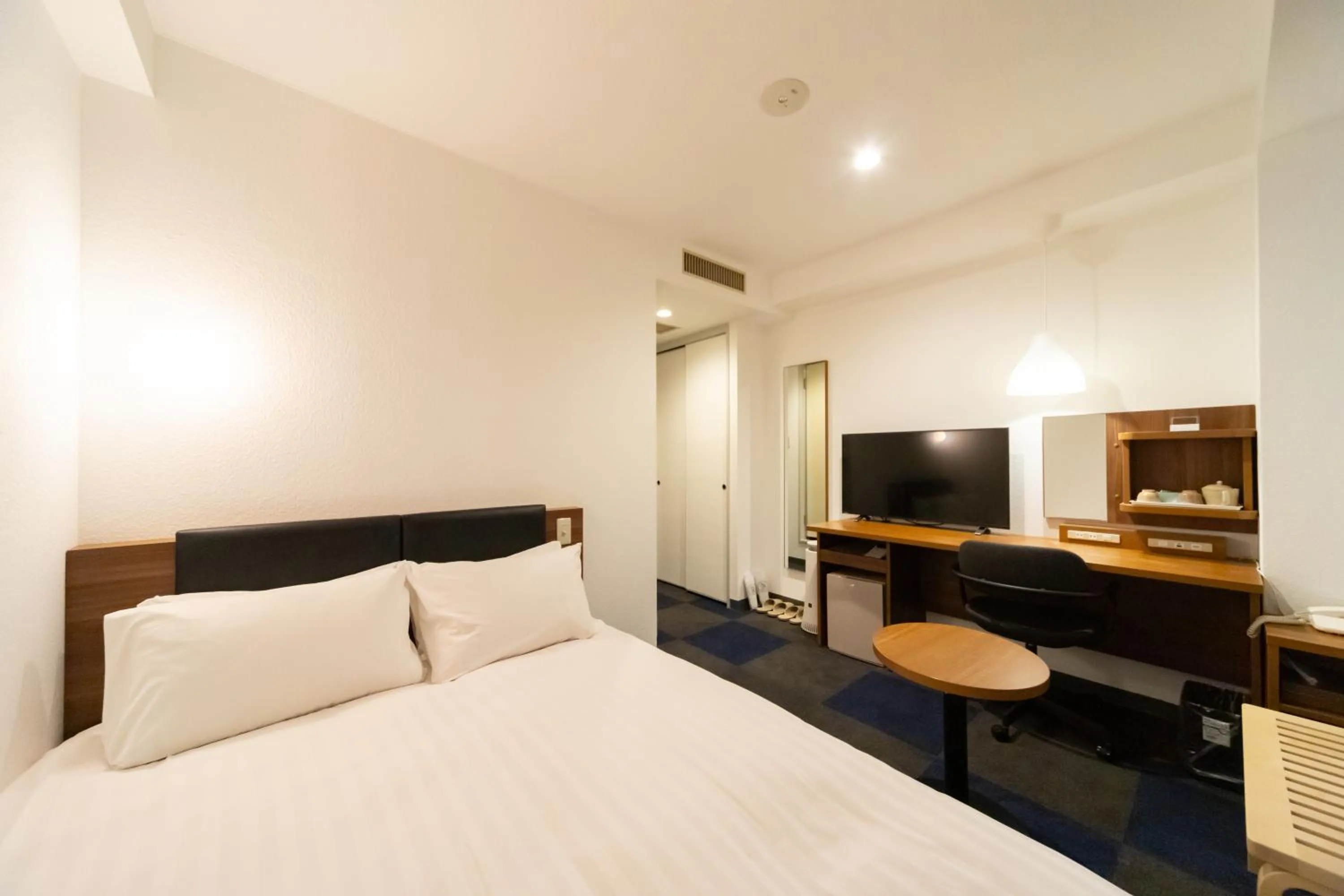Photo of the whole room, Bed in Business Hotel Ueno