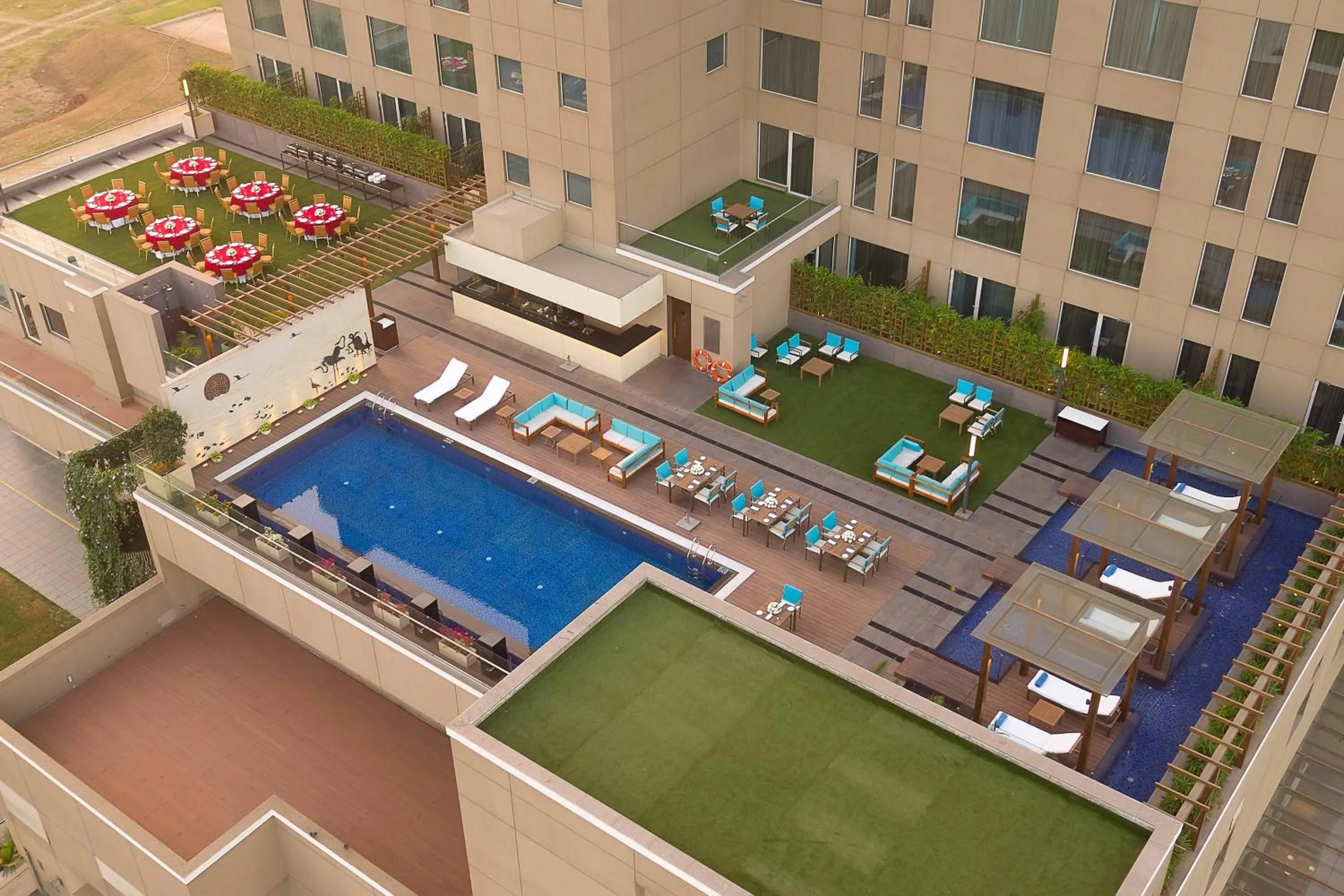 Area and facilities in Courtyard by Marriott Surat