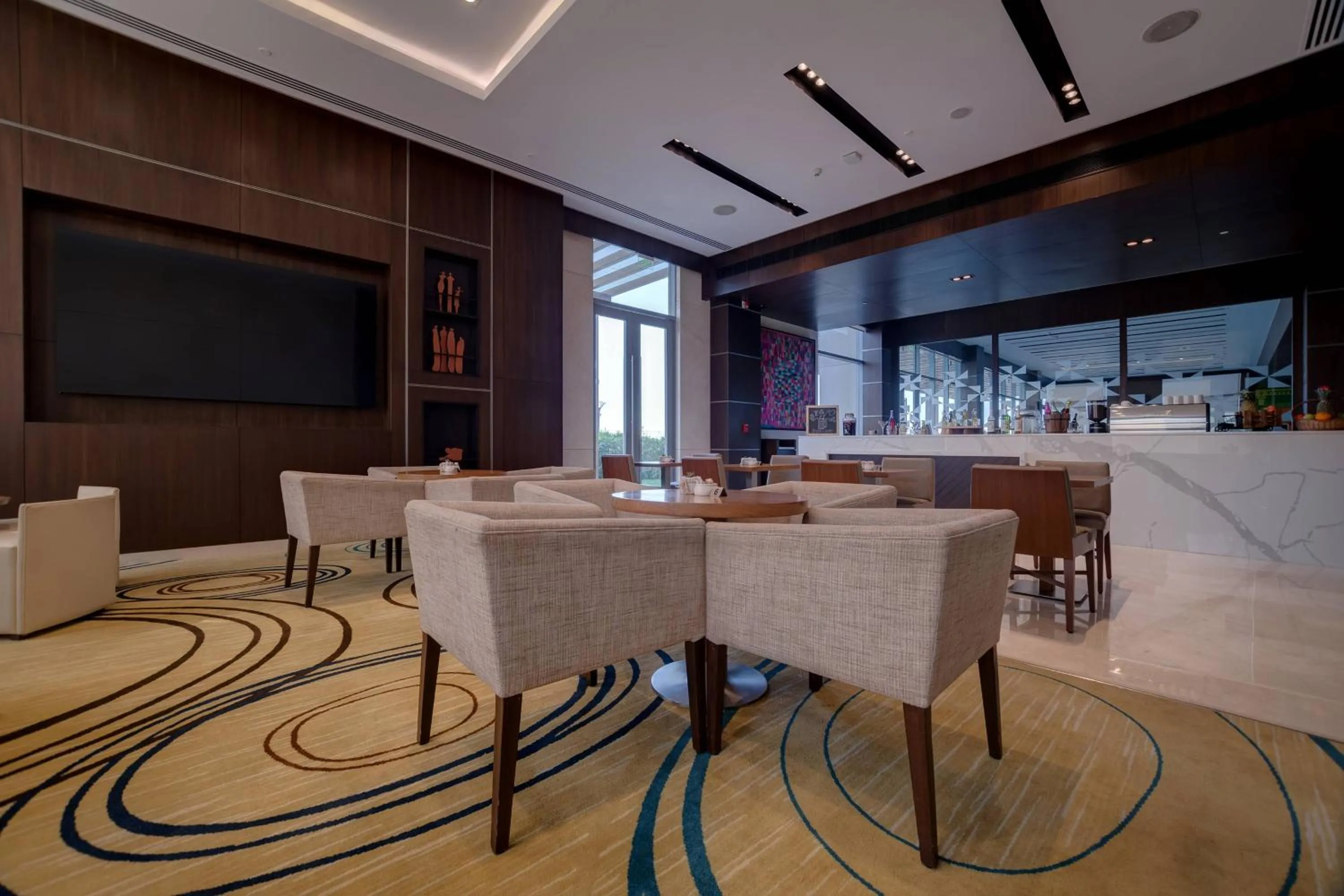 Restaurant/places to eat in Courtyard by Marriott Surat