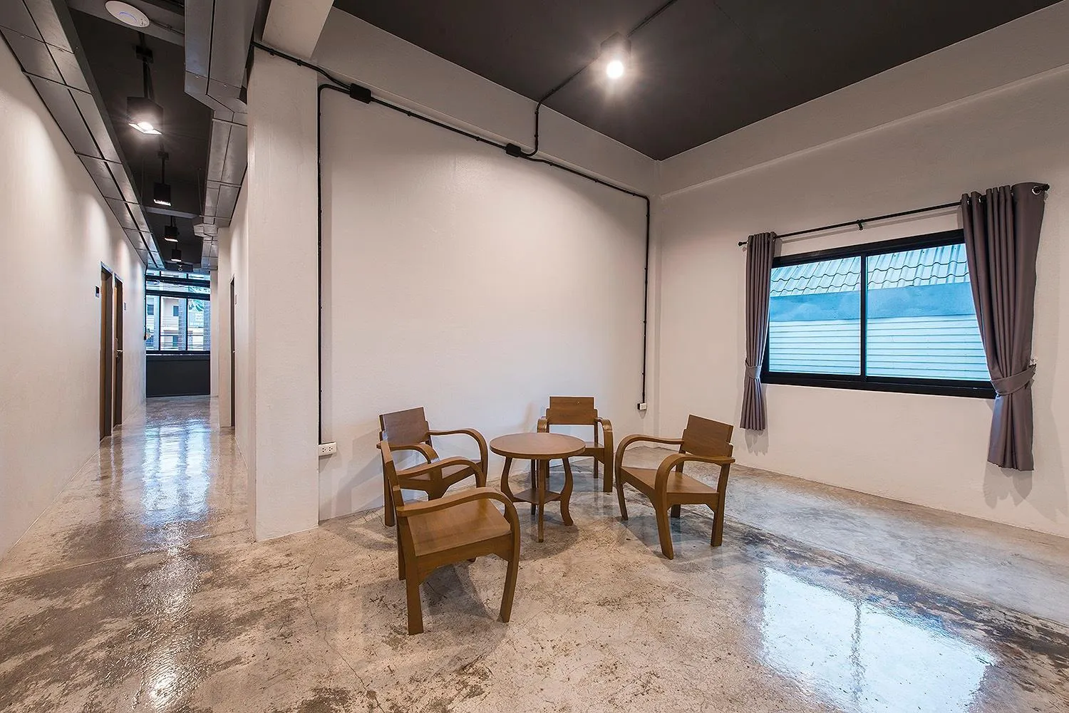 Seating area in Sleep Station