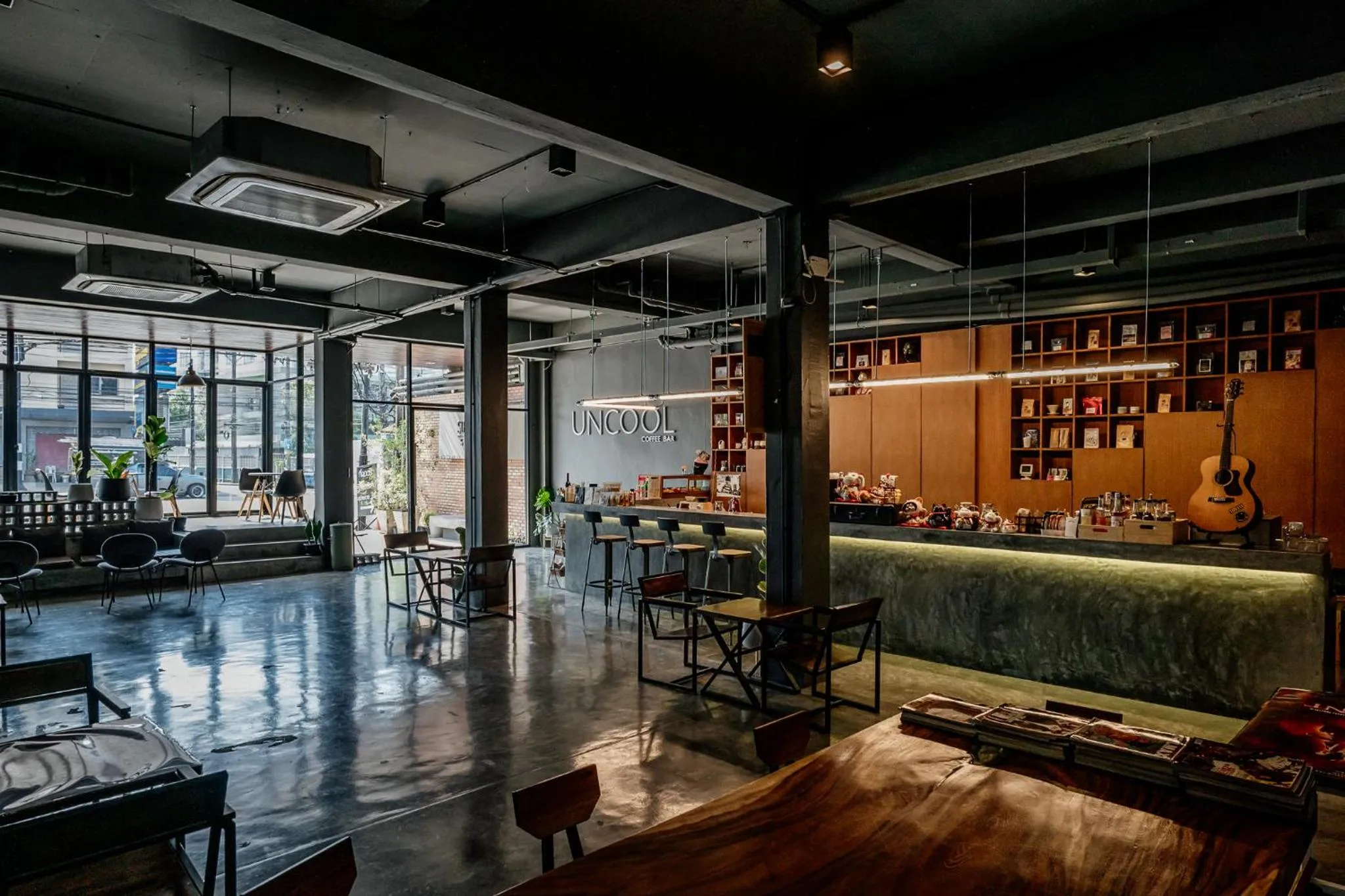 Restaurant/places to eat in Sleep Station