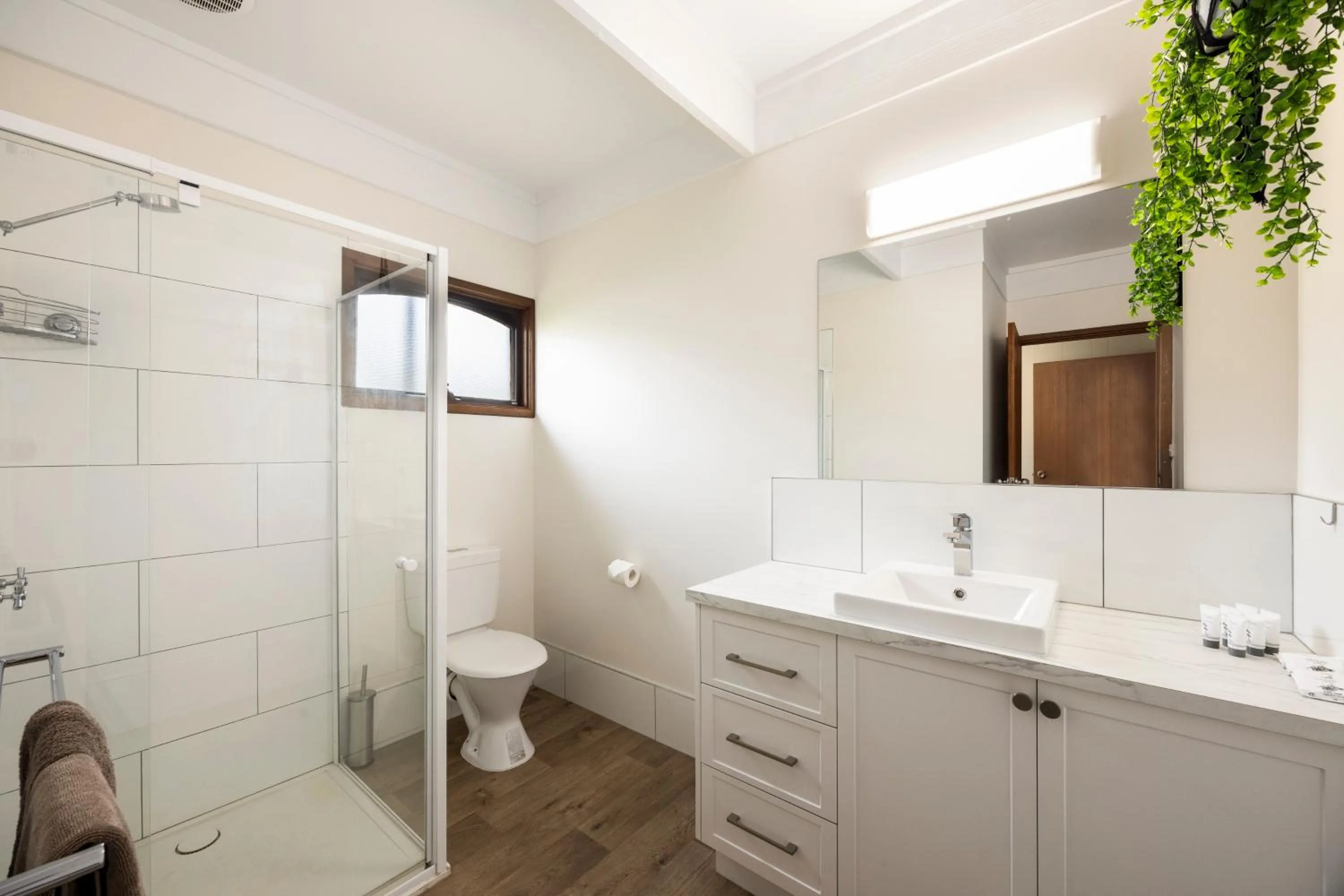 Bathroom in Maffra Motor Inn