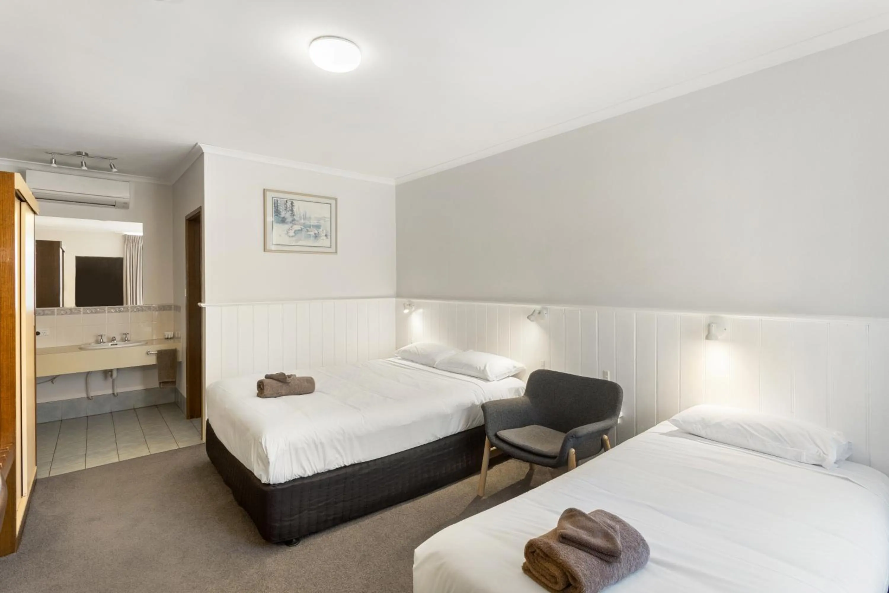Bed in Maffra Motor Inn