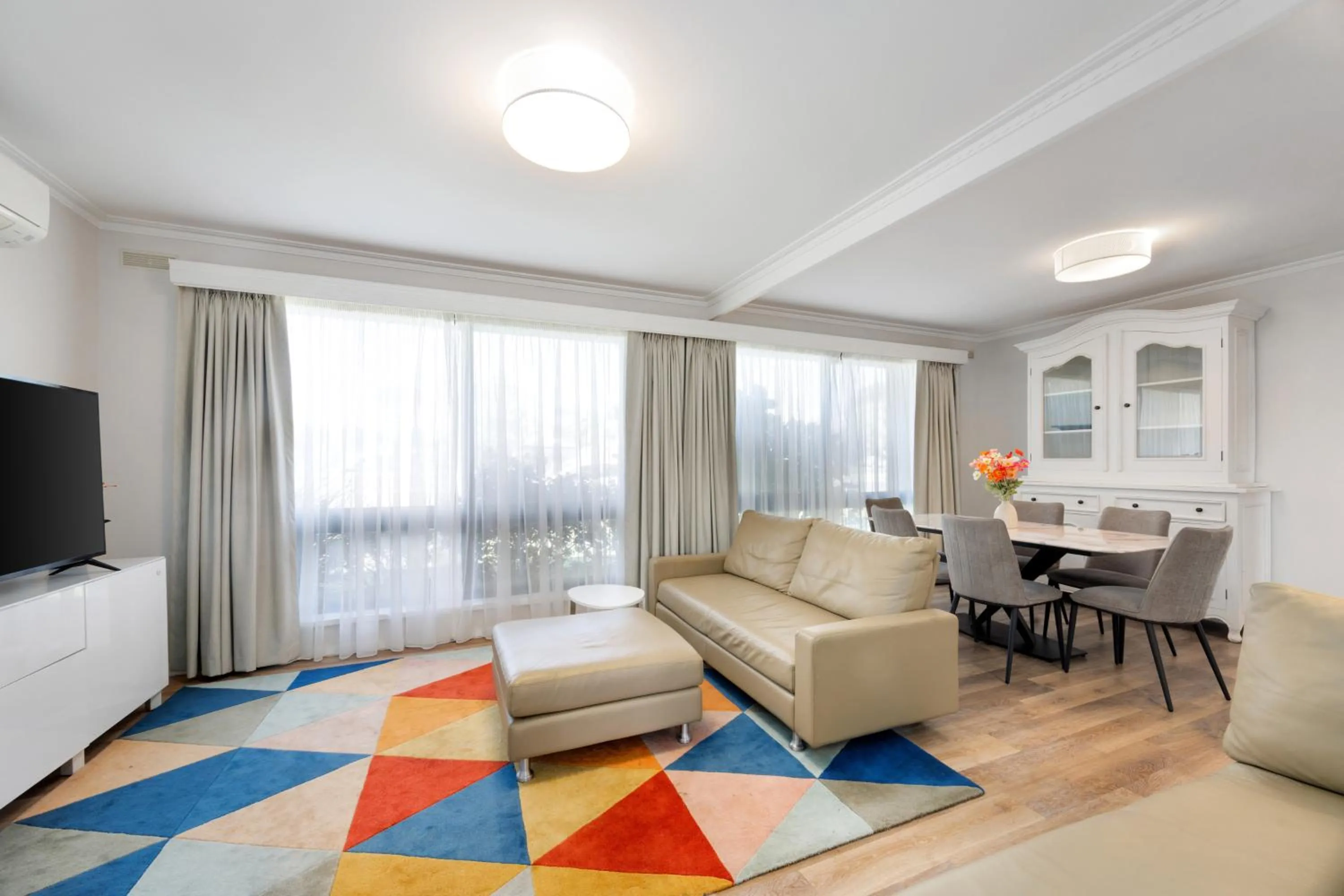 Living room in Maffra Motor Inn