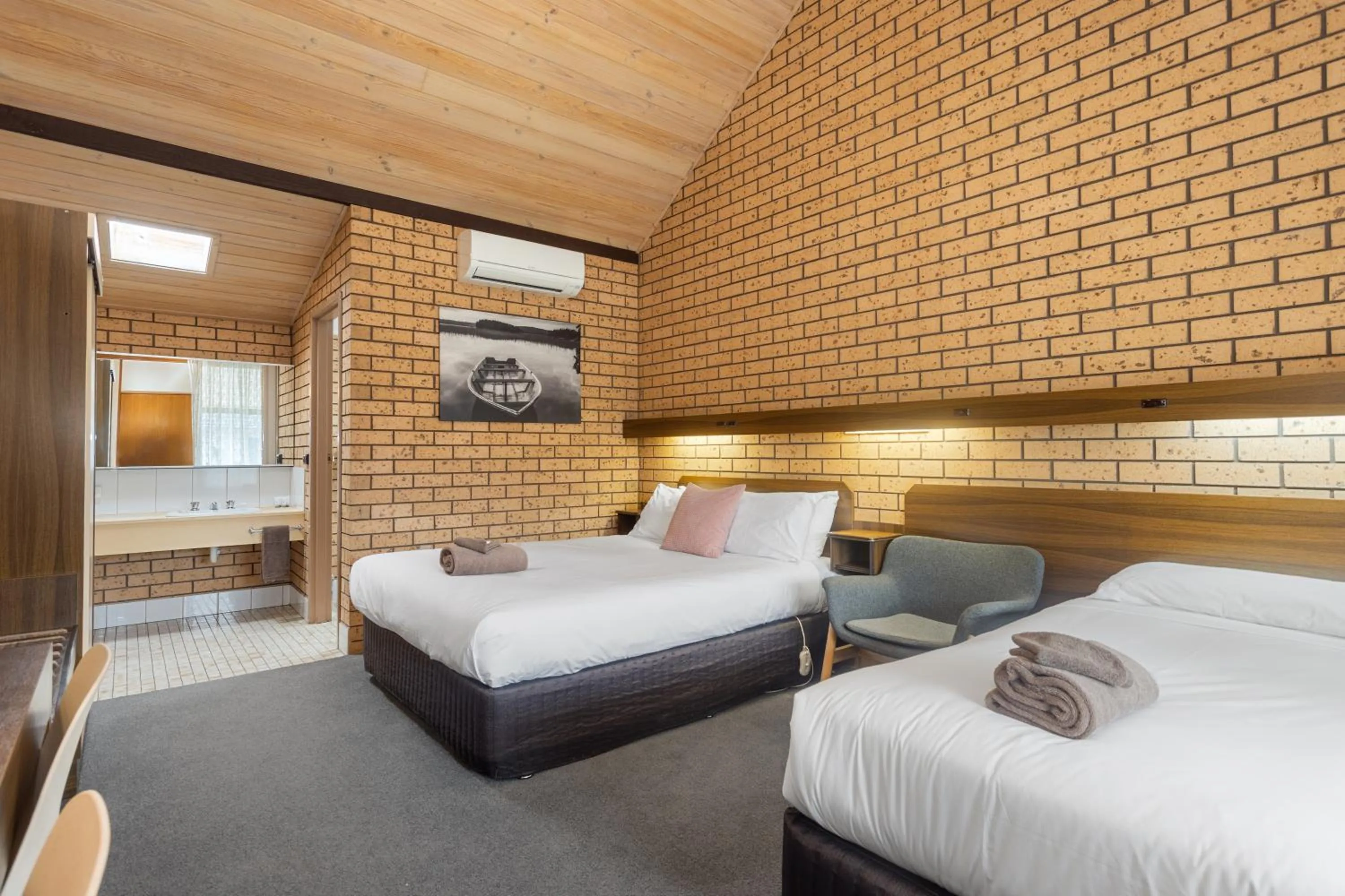 Bed in Maffra Motor Inn