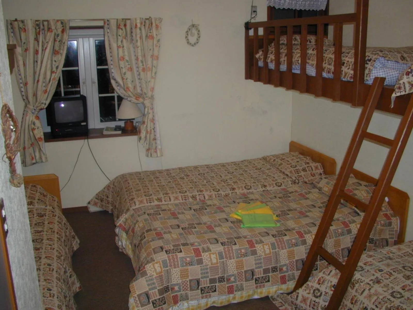 Photo of the whole room, Bed in Pension Rapport in Tambara Plateau