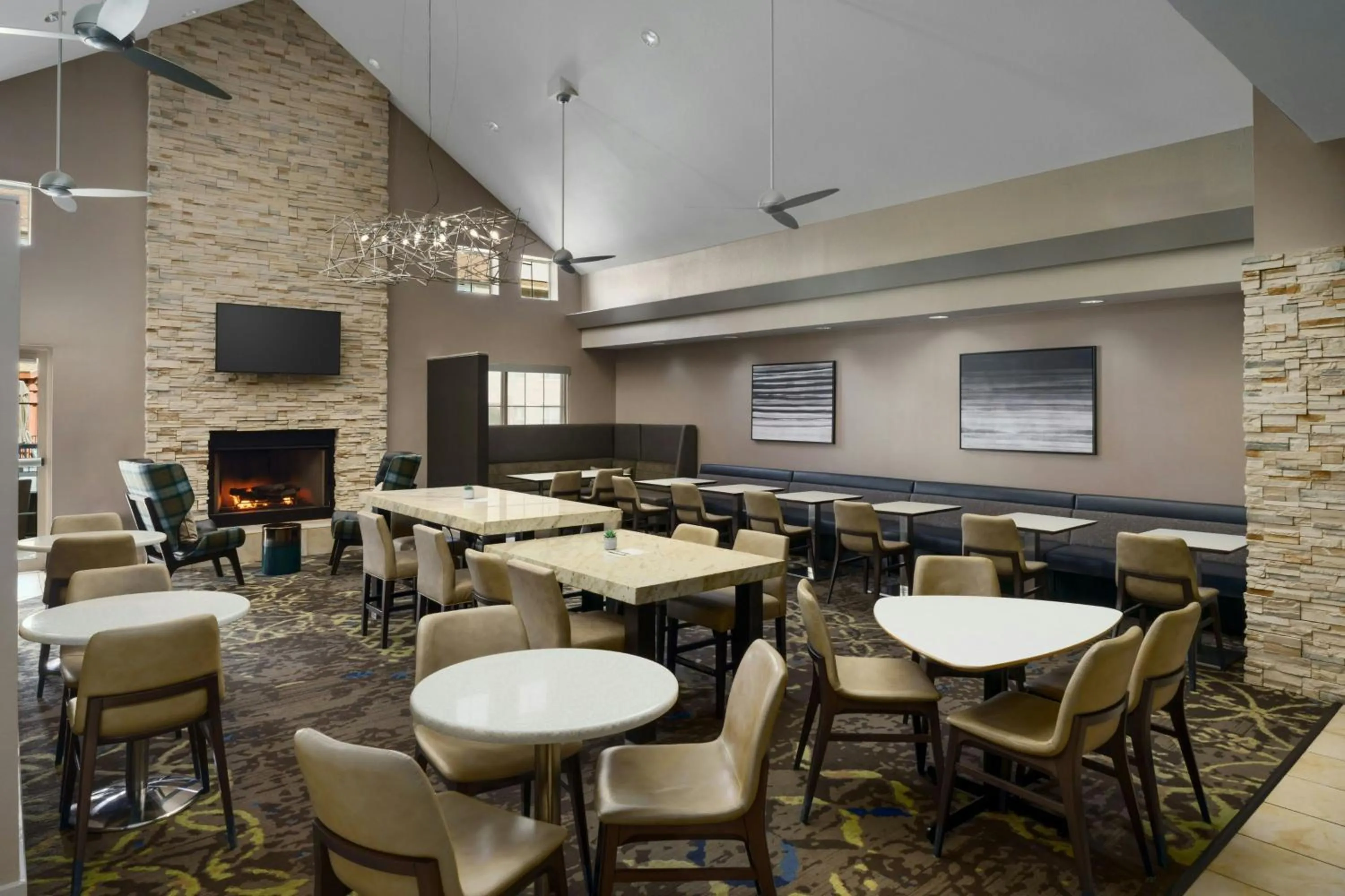 Restaurant/places to eat in Residence Inn Arlington