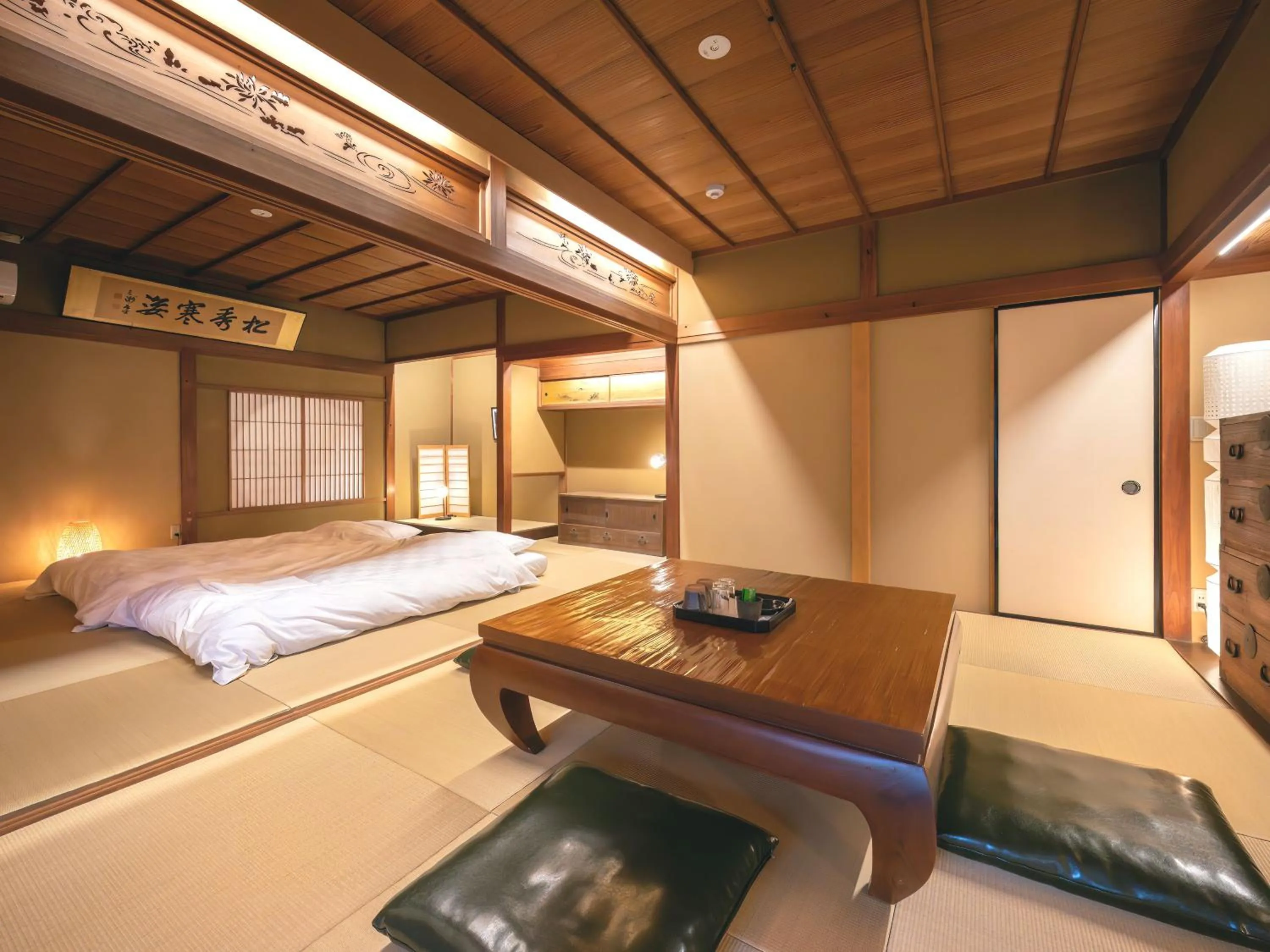Photo of the whole room, Bed in Machiya Hotel oyado baison