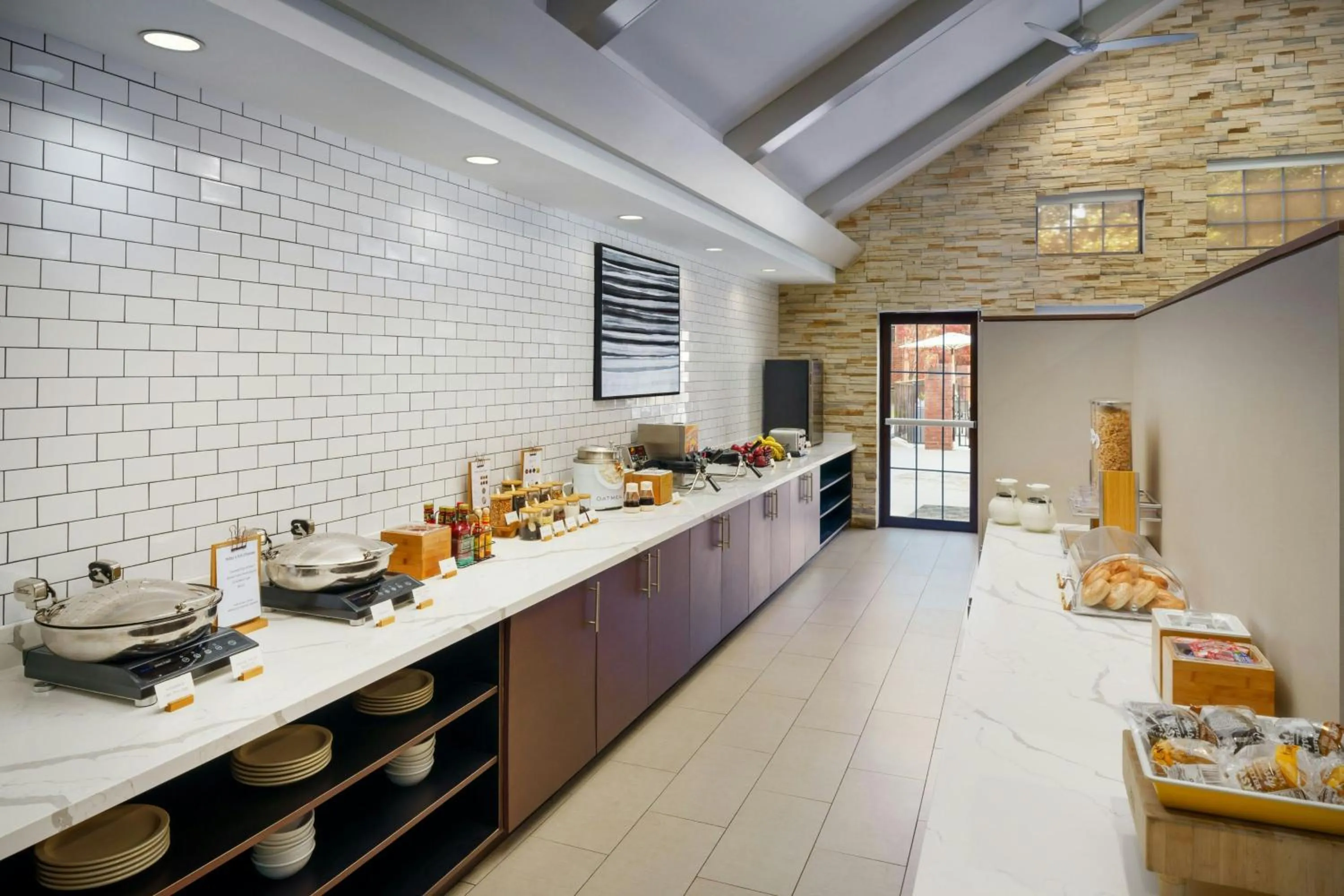 Breakfast in Residence Inn Dallas Addison/Quorum Drive