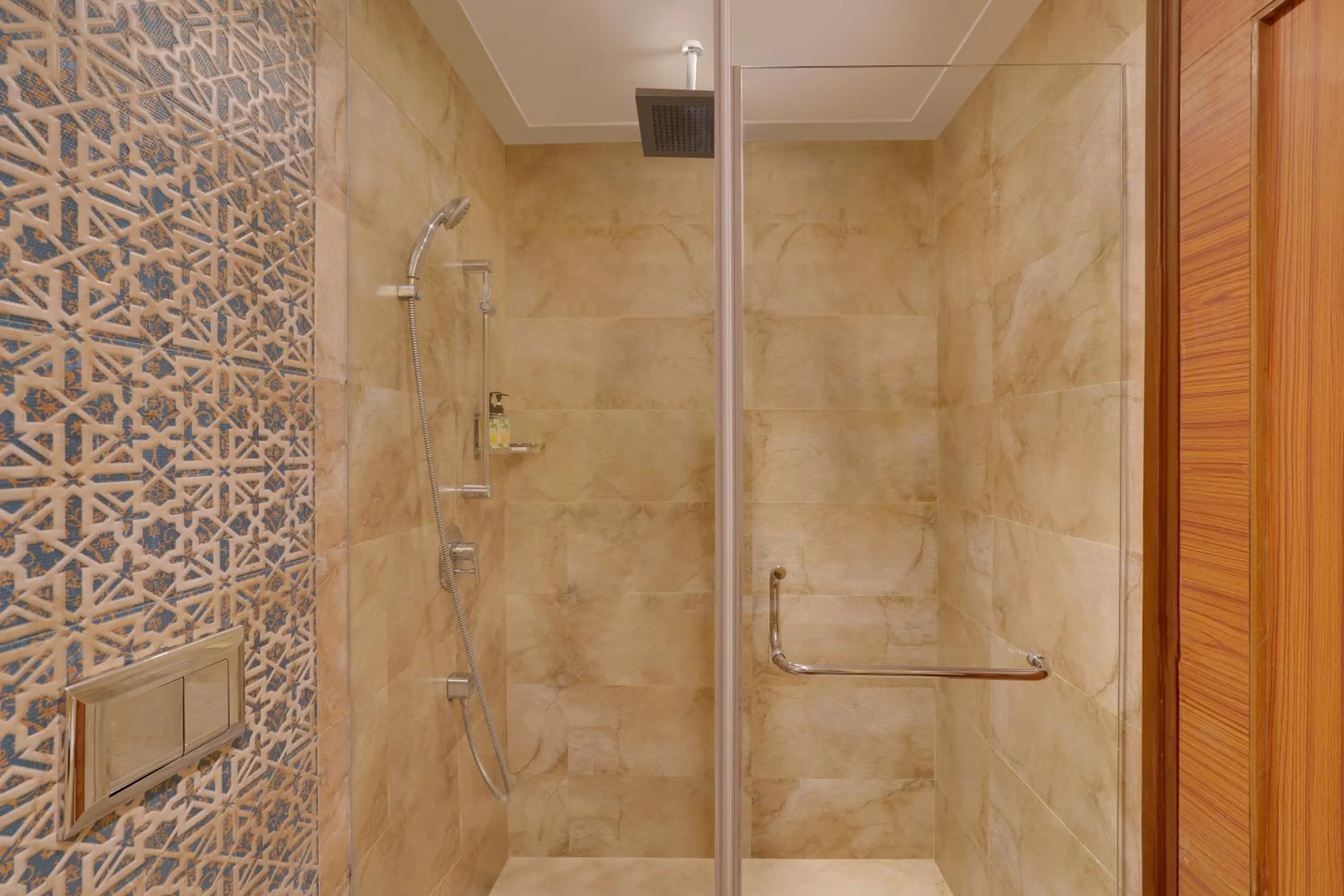 Bathroom in Lemon Tree Resort, Mussoorie