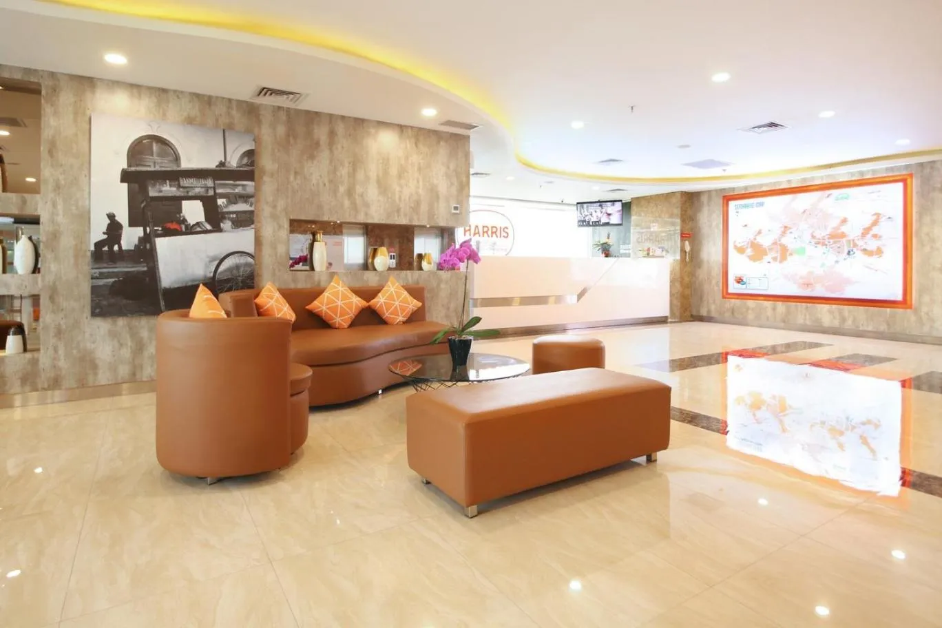 Lobby or reception in HARRIS Hotel Sentraland