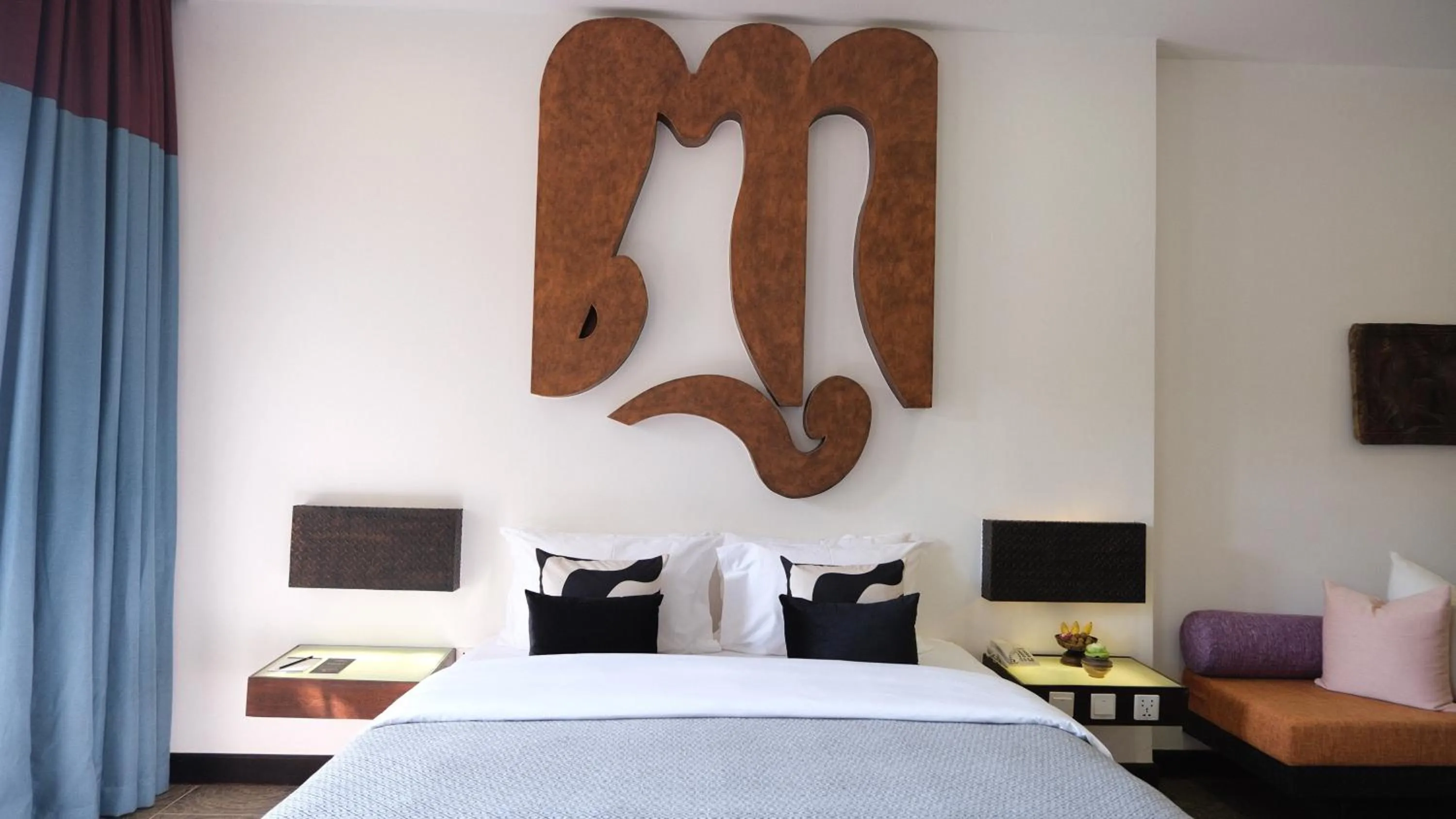 Bed in Golden Temple Villa