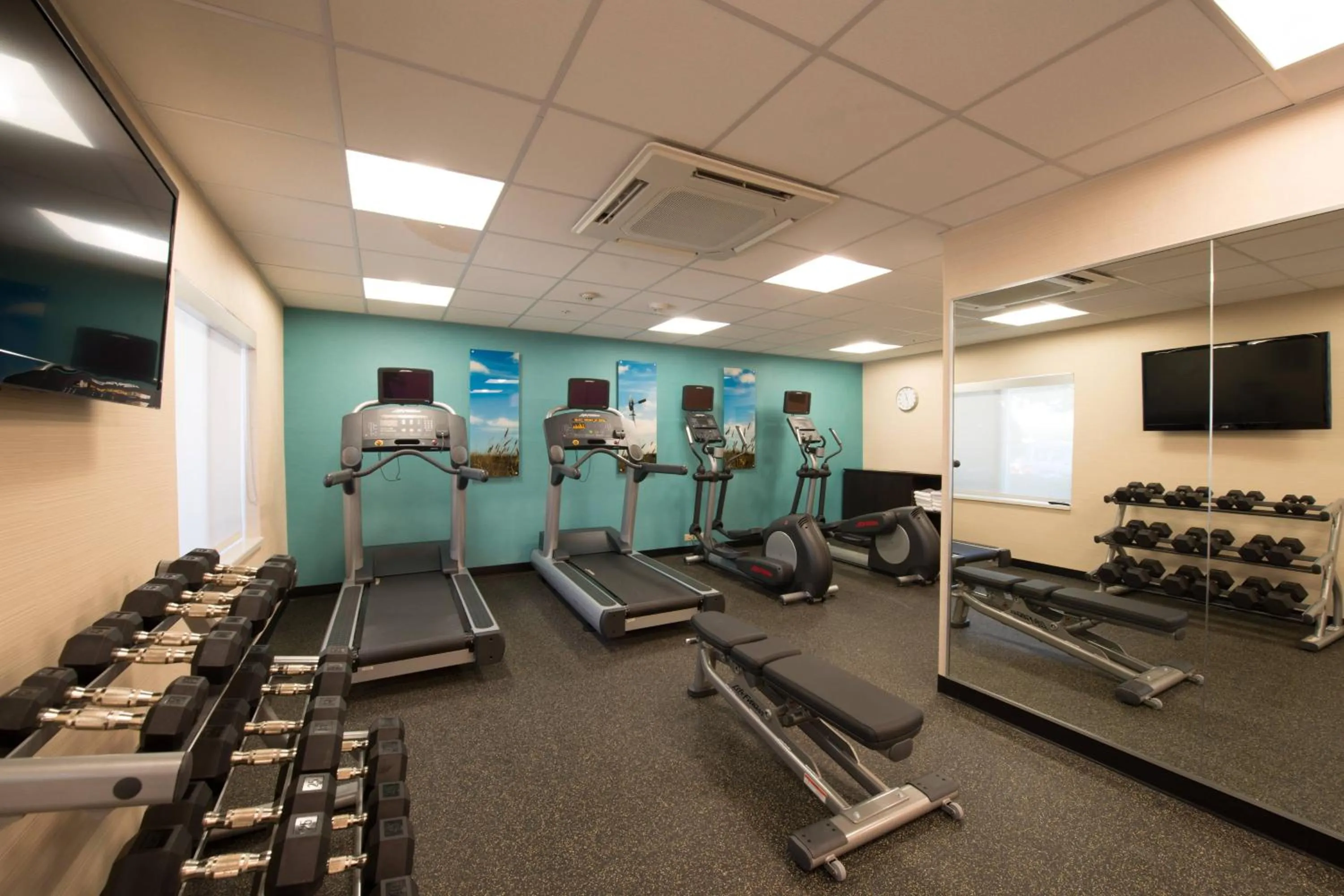 Fitness centre/facilities in Fairfield Inn & Suites Dallas Lewisville