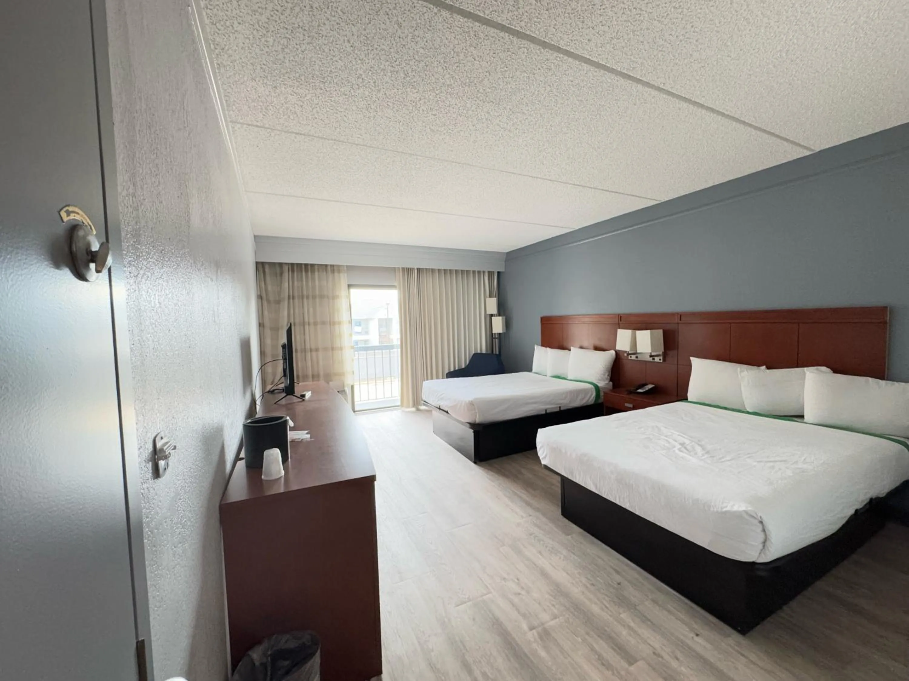 Bed in Super 8 by Wyndham Dallas Love Field Airport