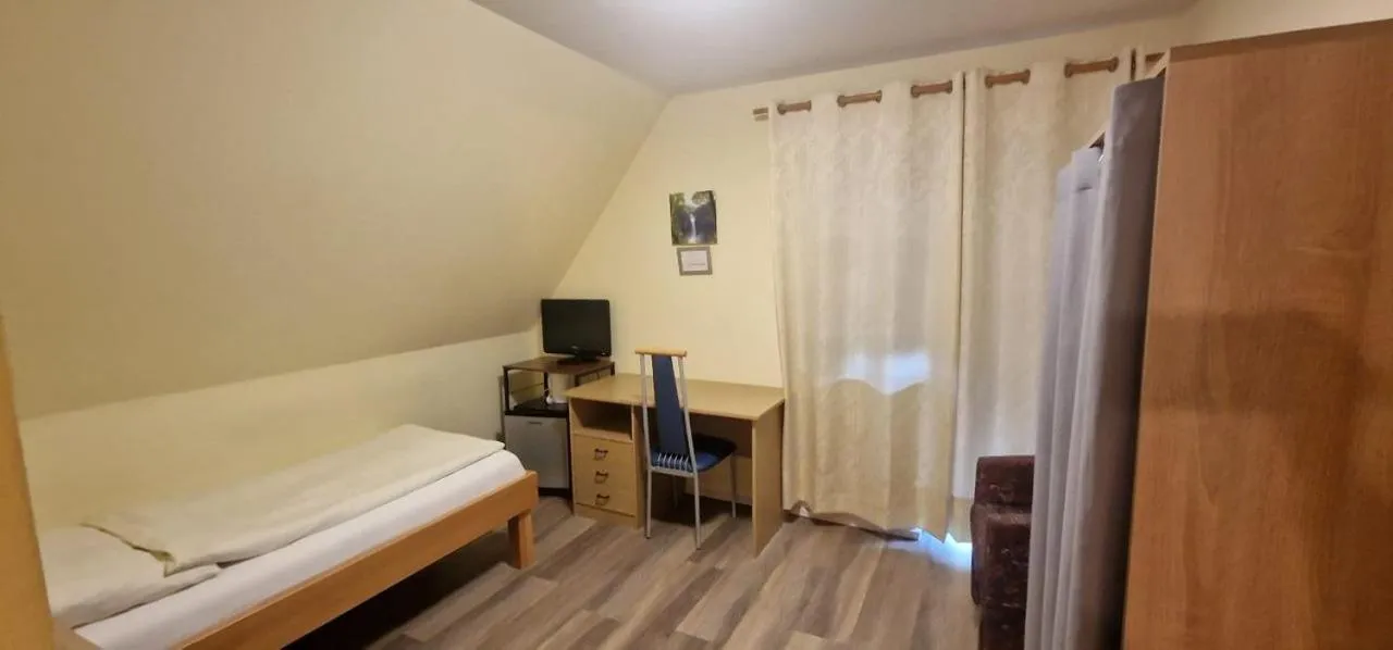 Property building, Bed in Frankenstube-Winkelhaid