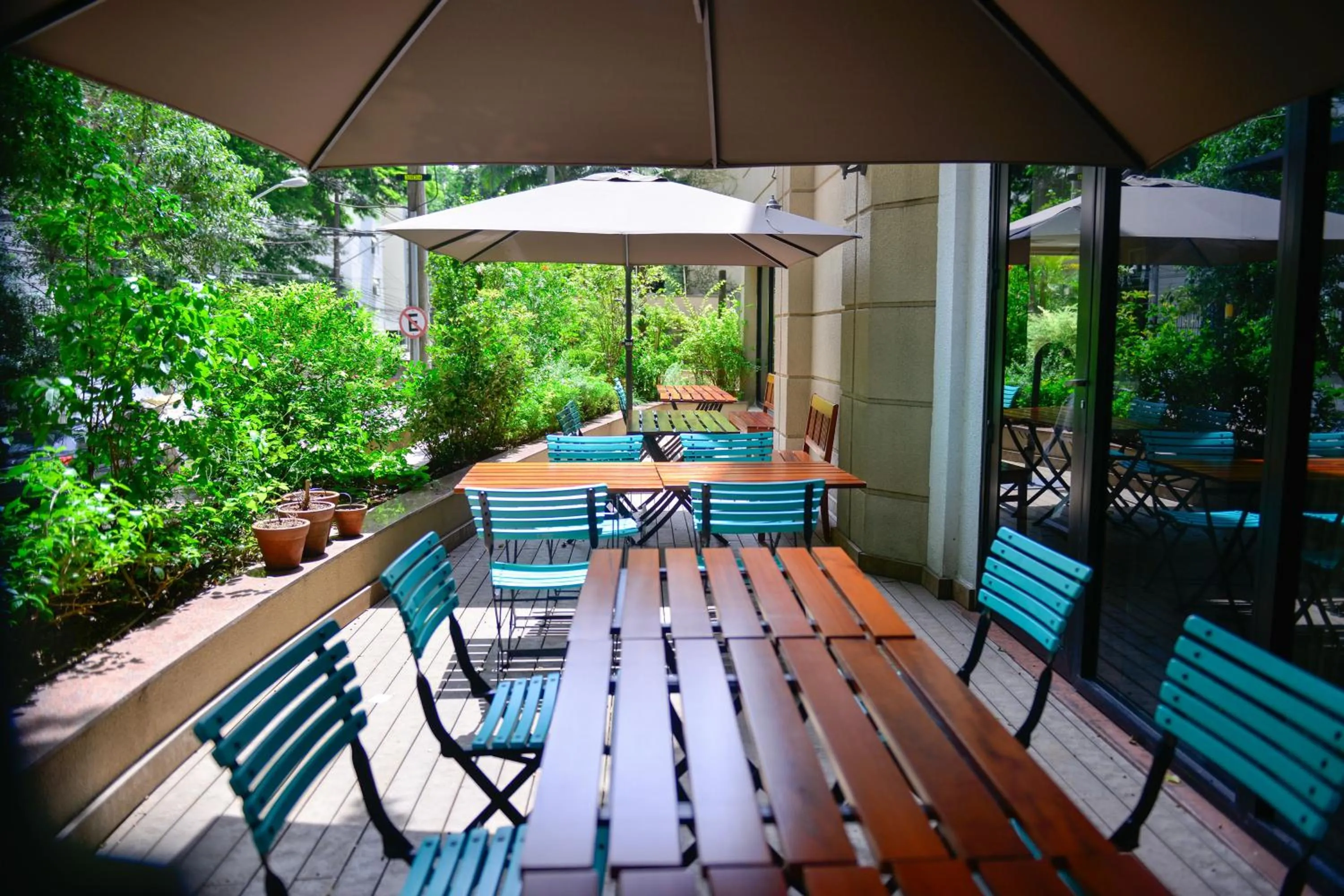 Restaurant/places to eat in Clarion Faria Lima