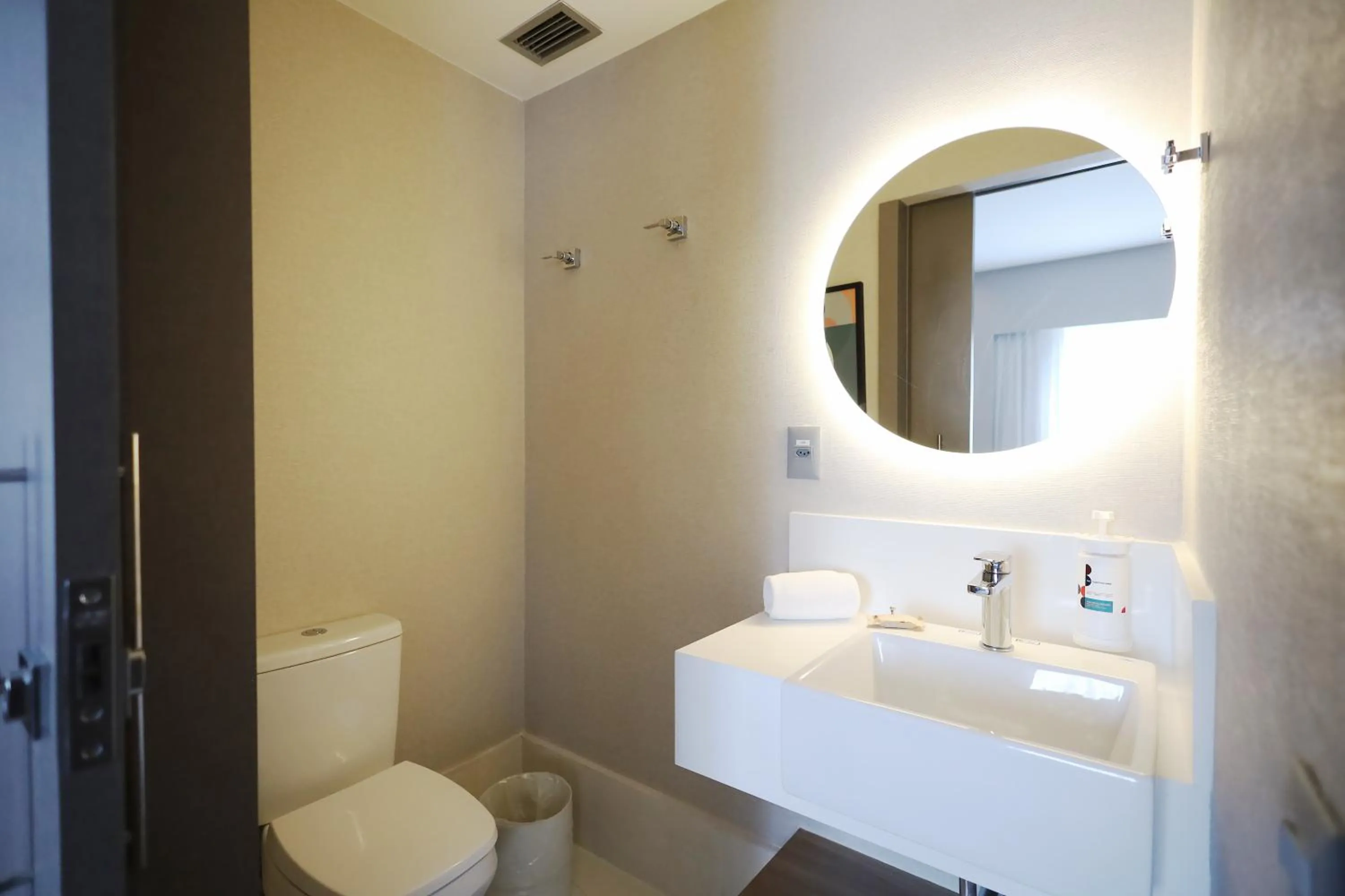 Bathroom in Clarion Faria Lima