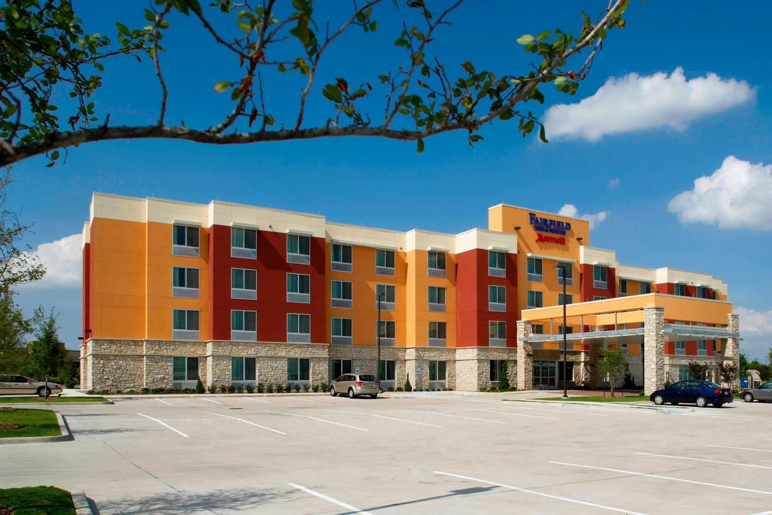 Property building in Fairfield Inn & Suites by Marriott Dallas Plano The Colony