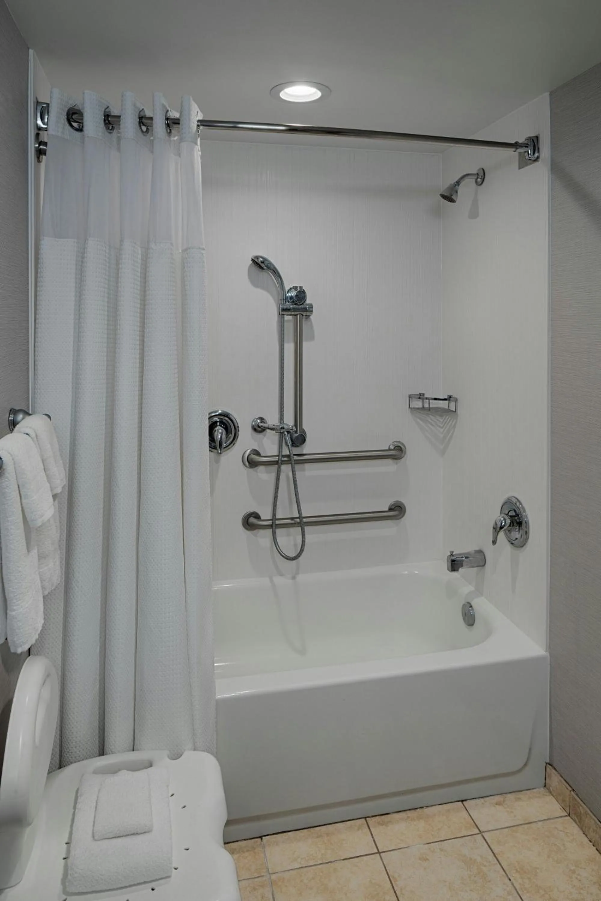 Bathroom in Courtyard by Marriott Springfield Downtown