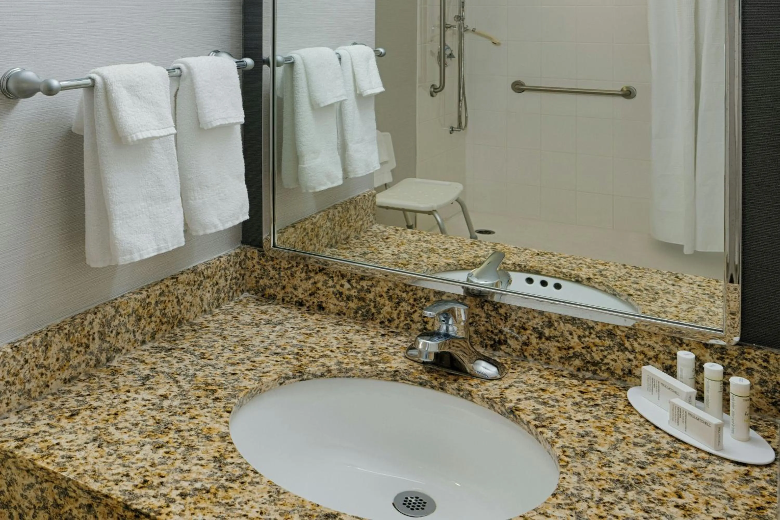 Bathroom in Courtyard by Marriott Springfield Downtown