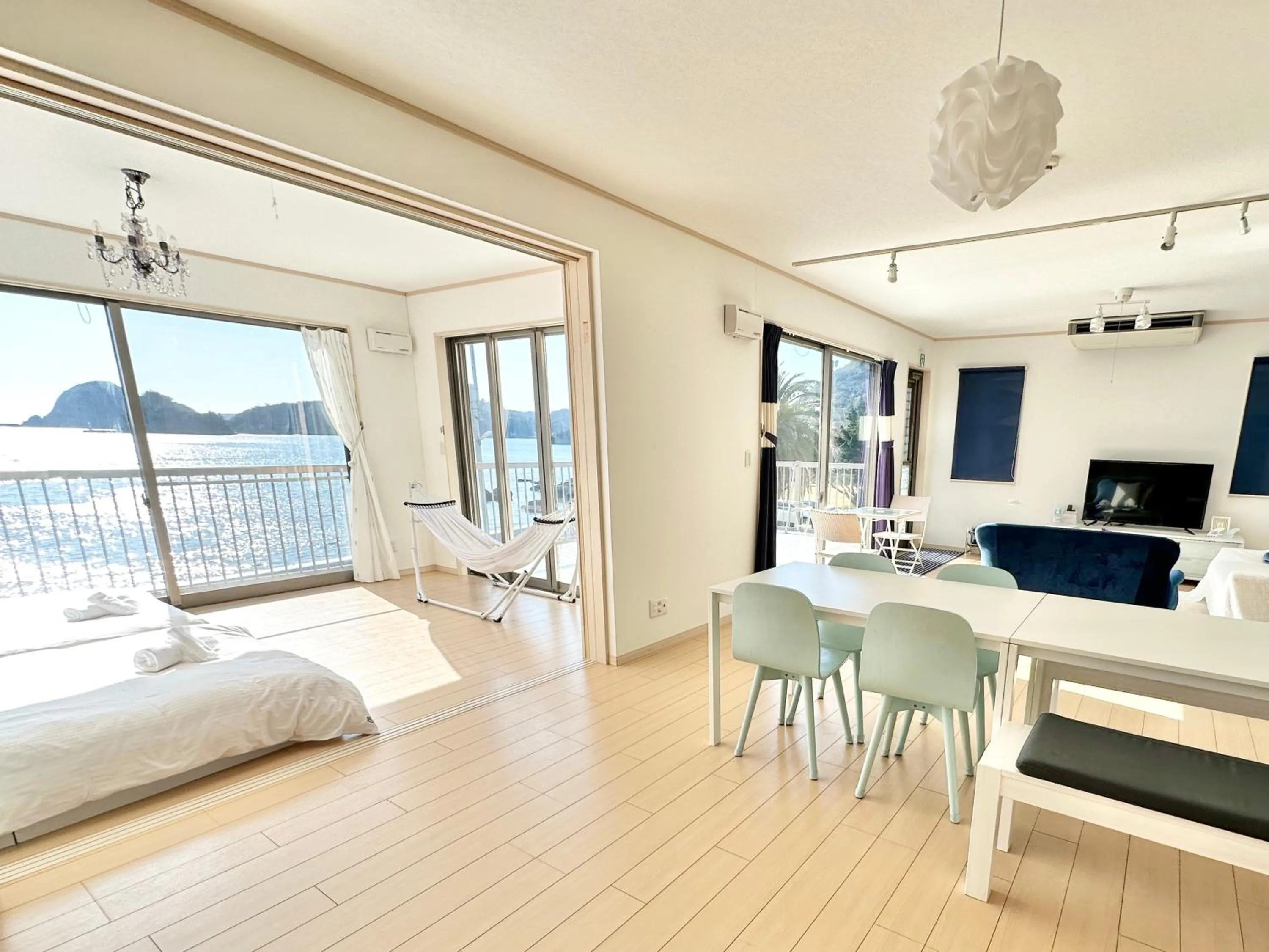 Bed in Marine House KAKISAKI