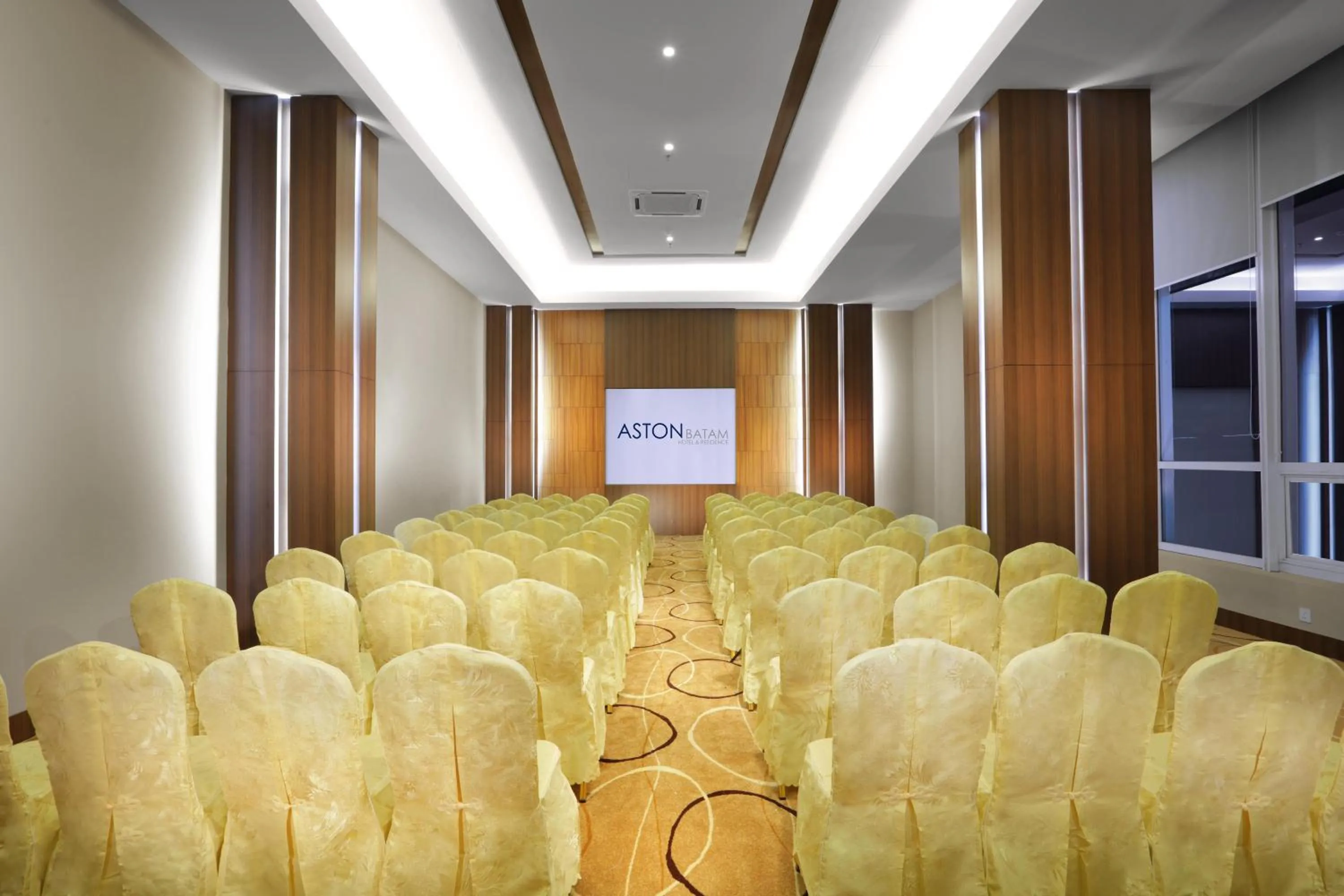 Business facilities in Aston Batam Hotel & Residence