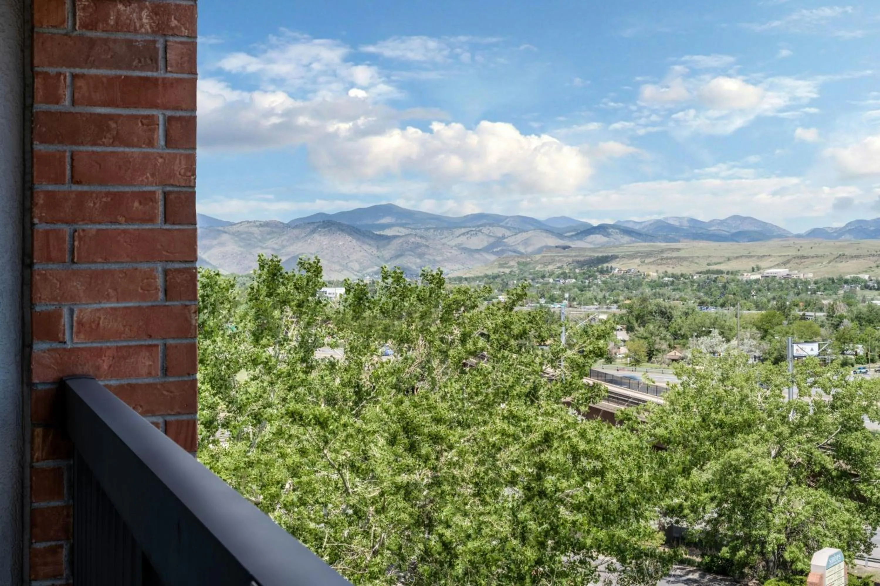Photo of the whole room in Courtyard by Marriott Denver Golden/Red Rocks