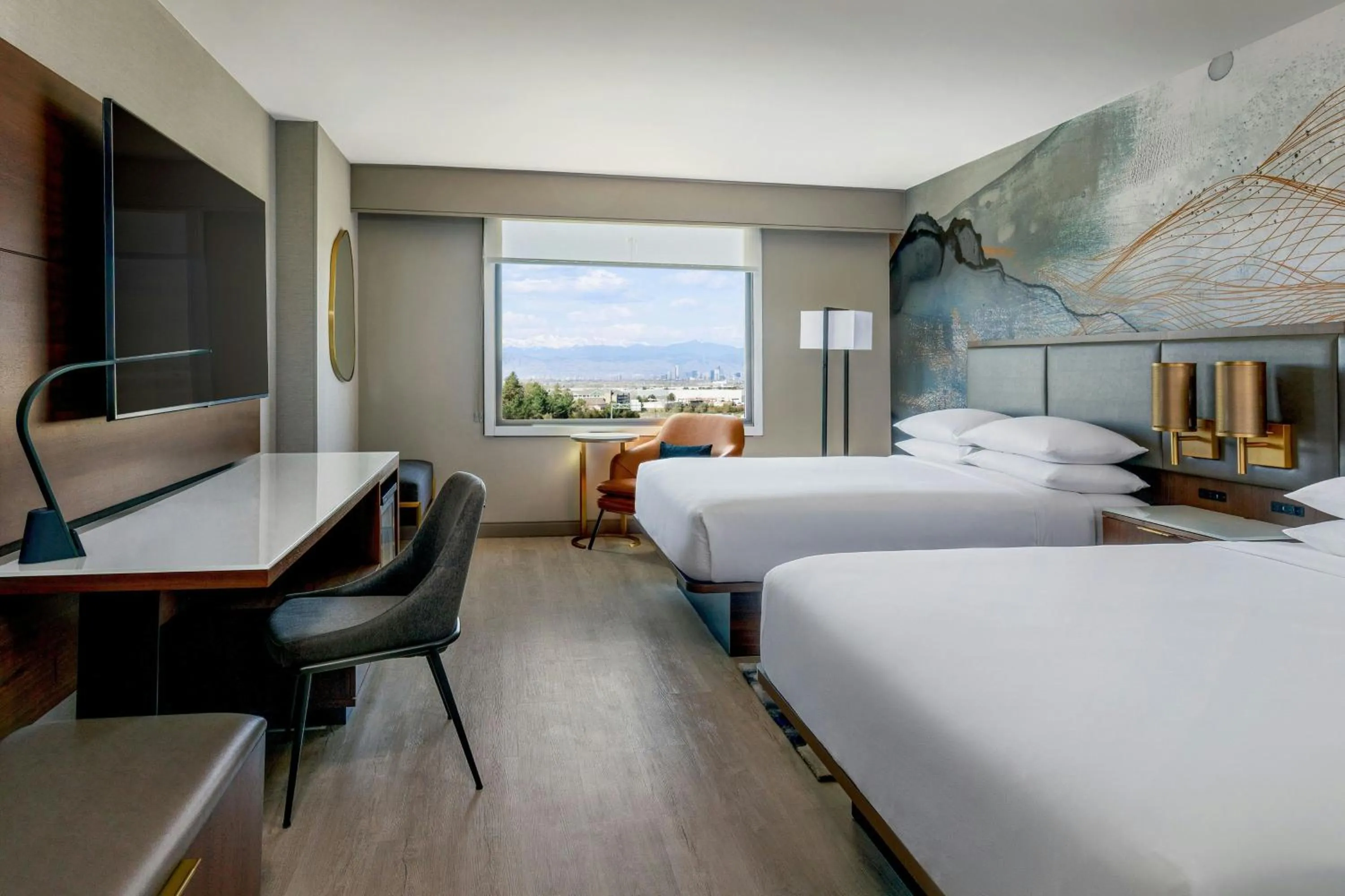 Photo of the whole room, Bed in Denver Airport Marriott at Gateway Park