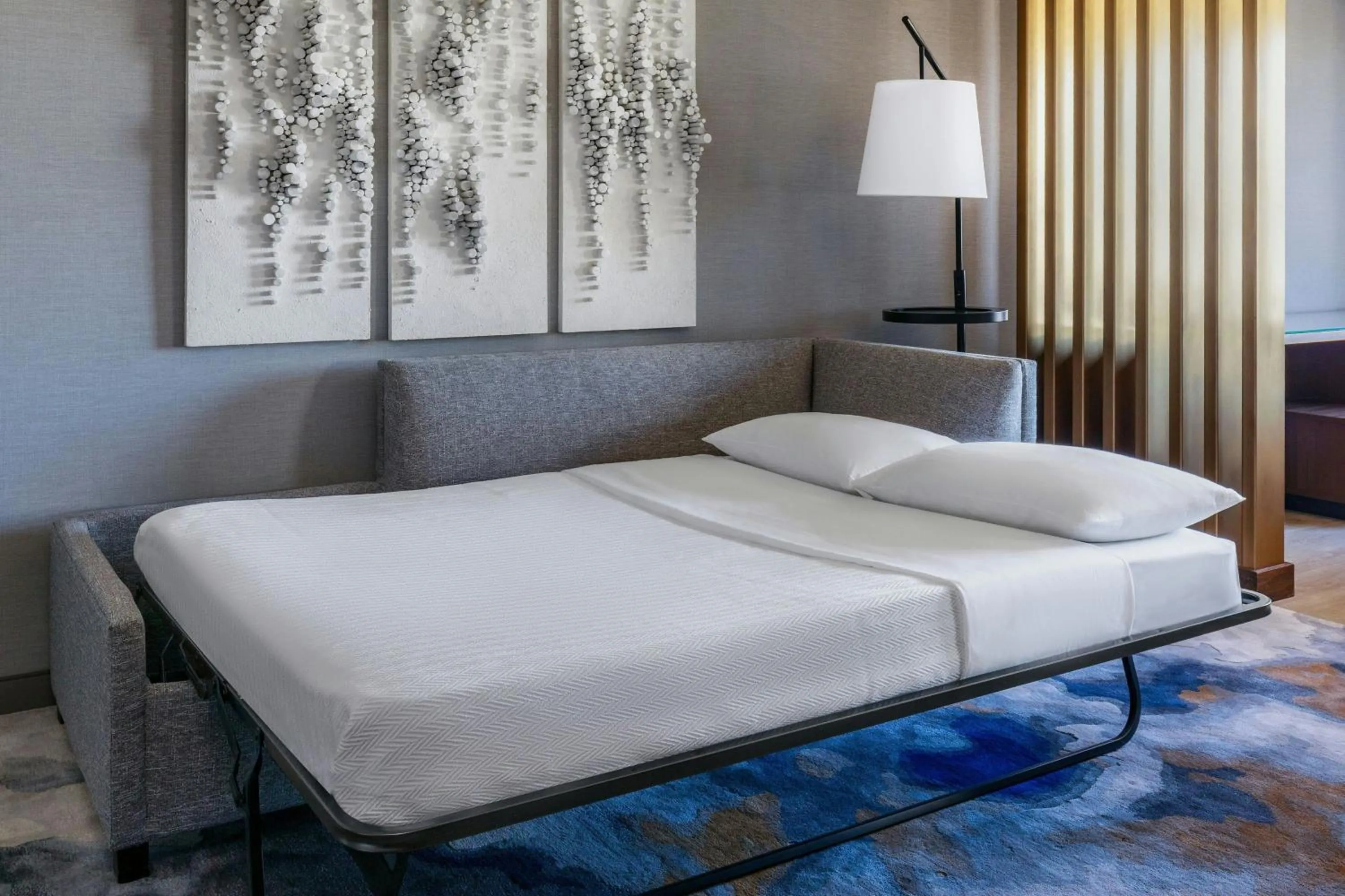 Photo of the whole room, Bed in Denver Airport Marriott at Gateway Park