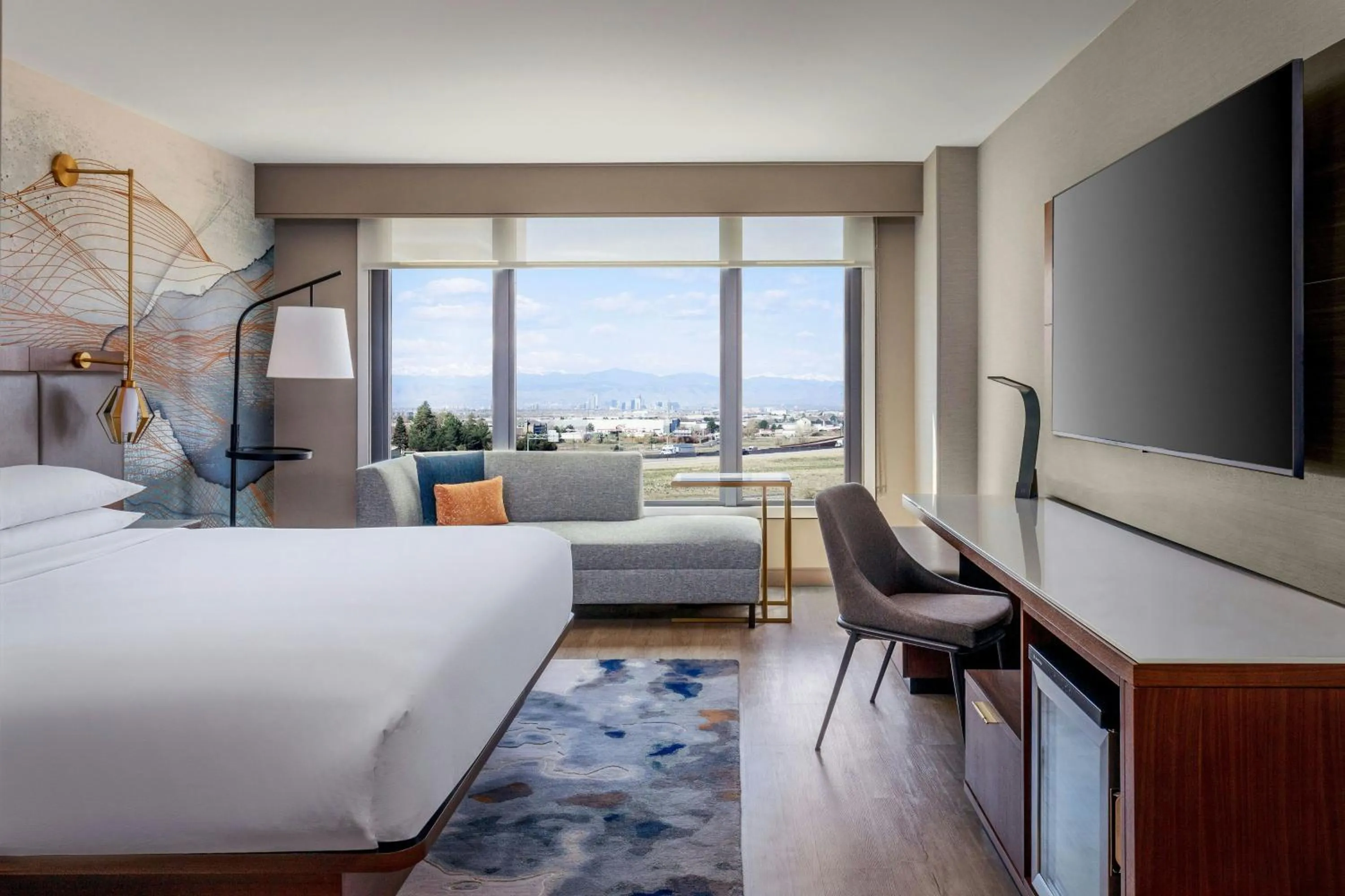 Photo of the whole room, Bed in Denver Airport Marriott at Gateway Park