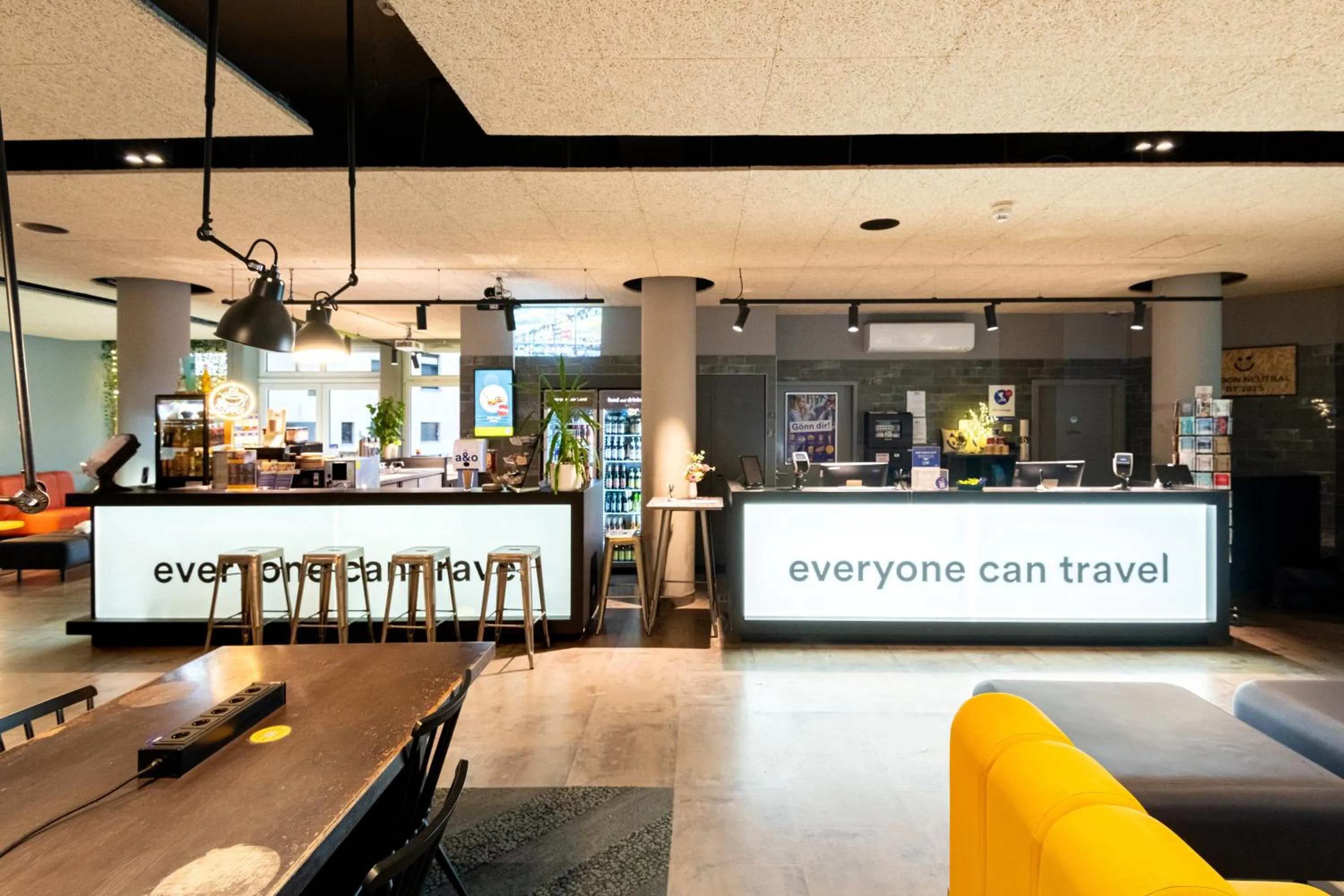 Lobby or reception in a&o Nürnberg Hauptbahnhof