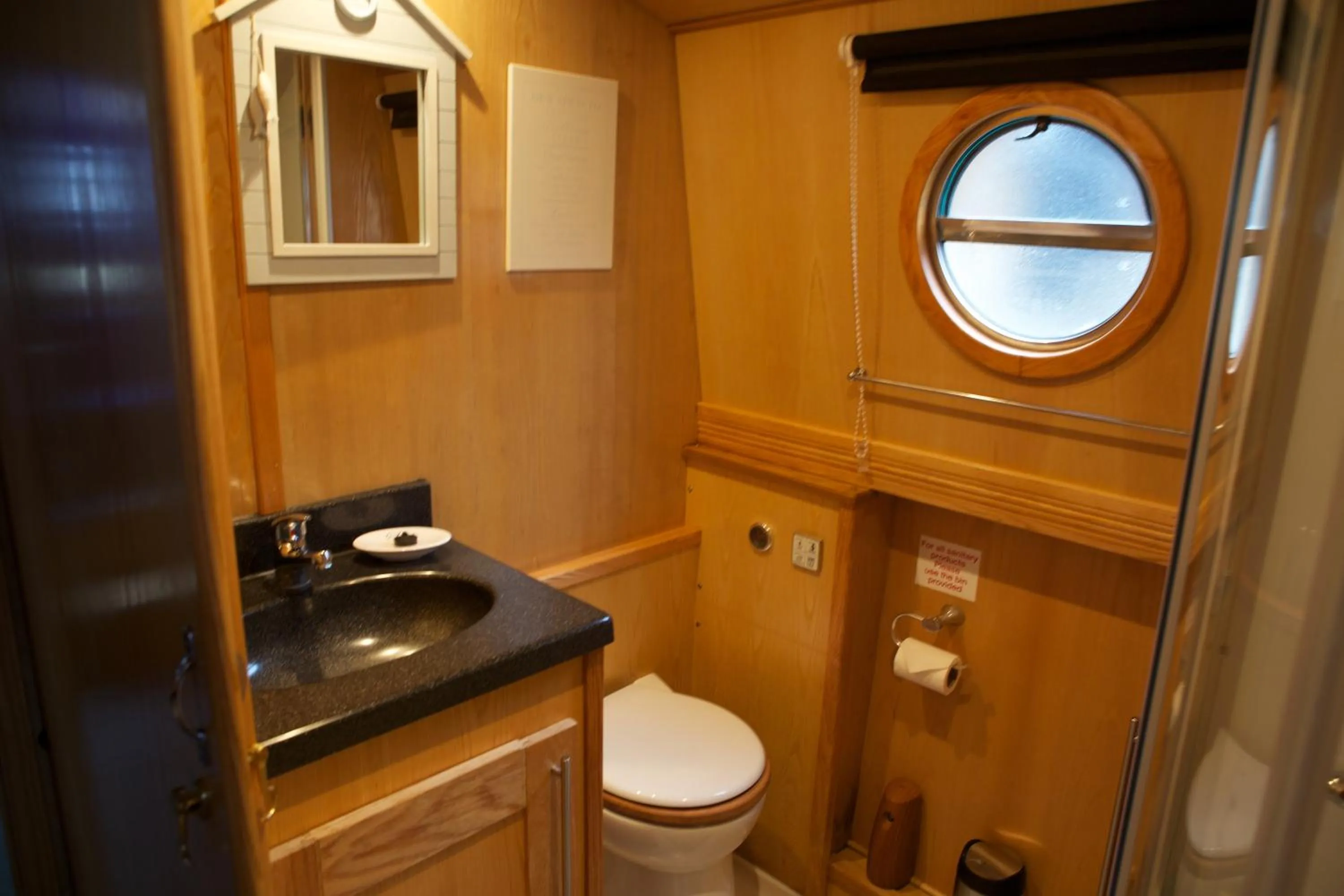 Bathroom in Houseboat Hotels