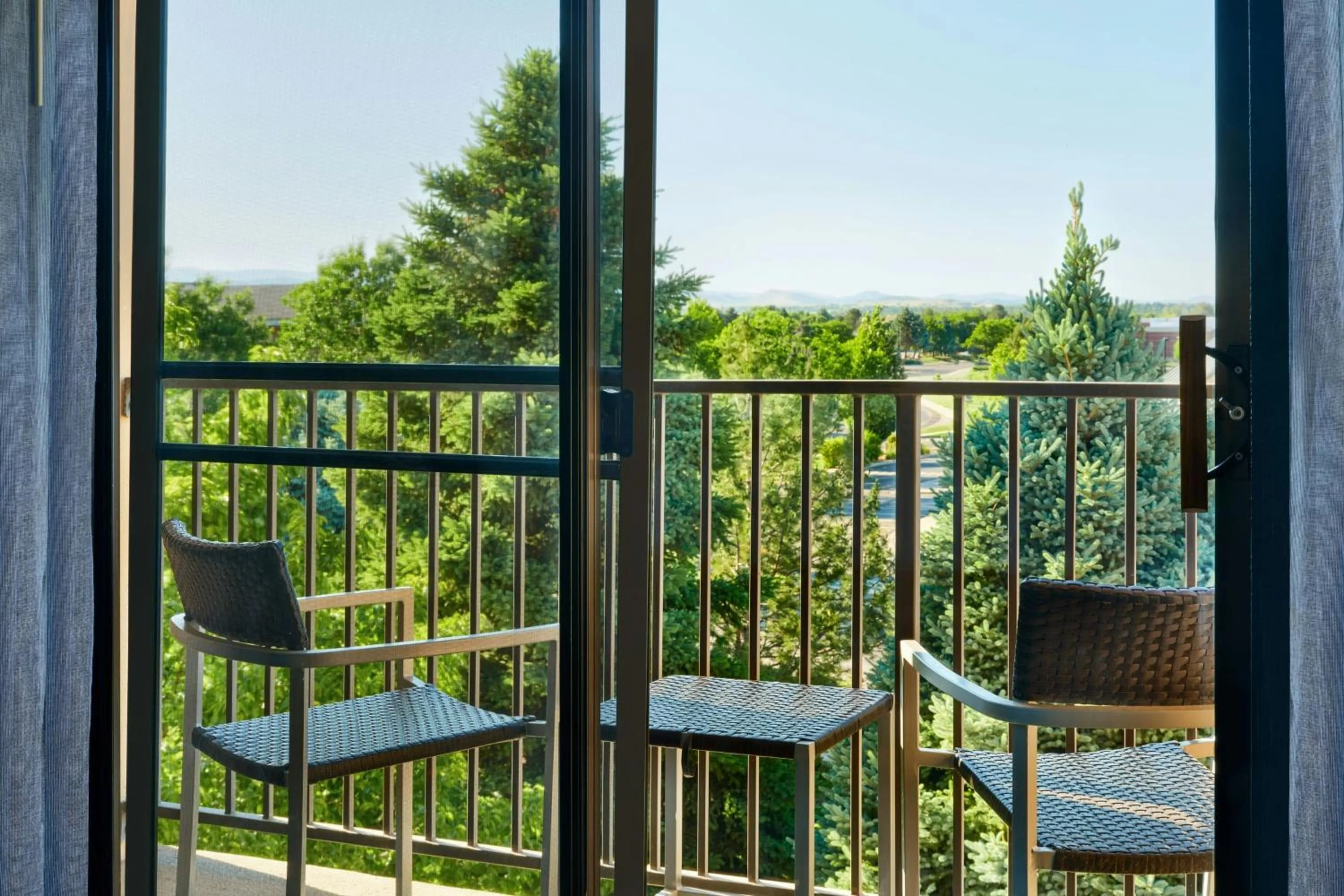 Photo of the whole room in Courtyard Boulder Longmont