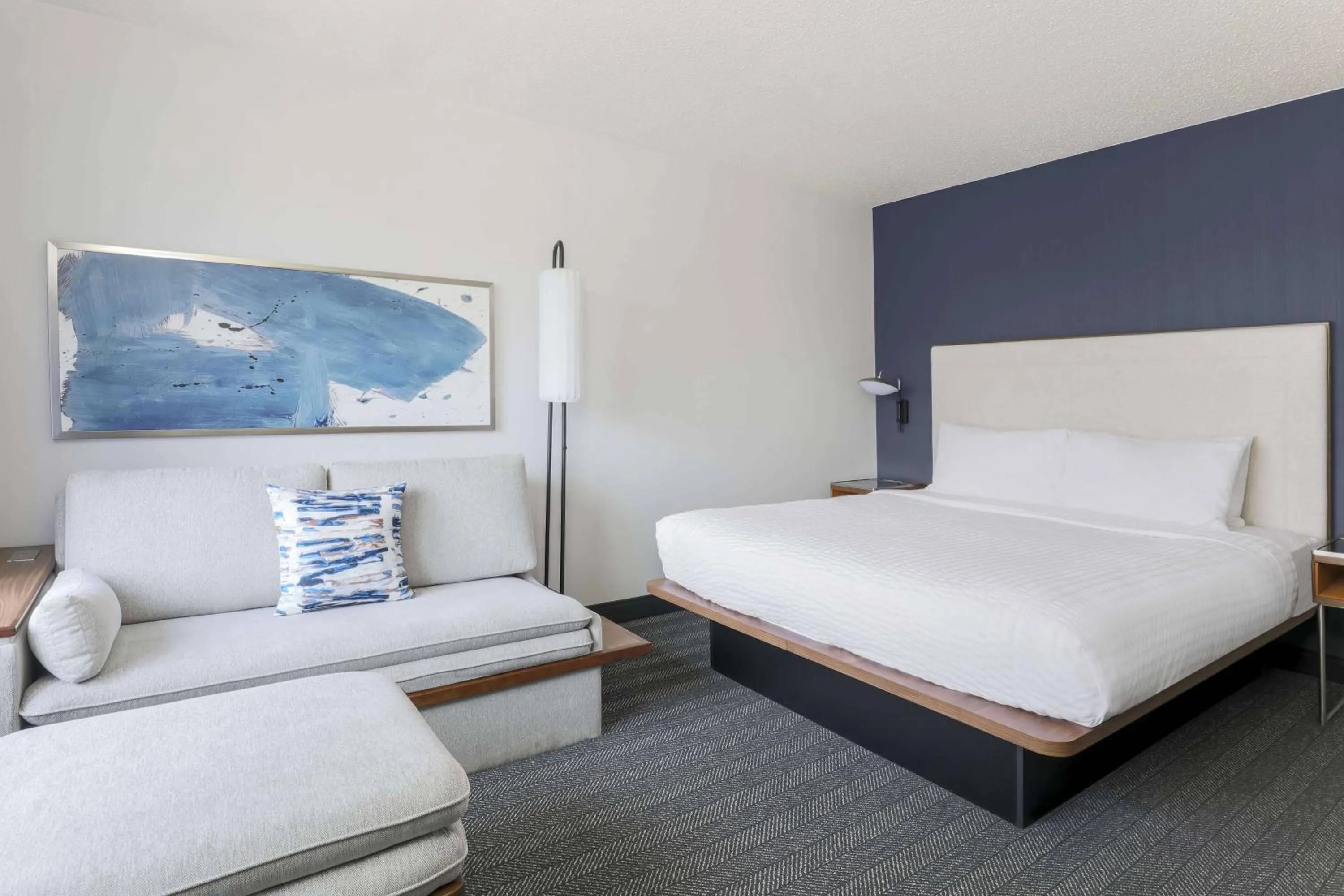 Photo of the whole room, Bed in Courtyard by Marriott Boulder Broomfield