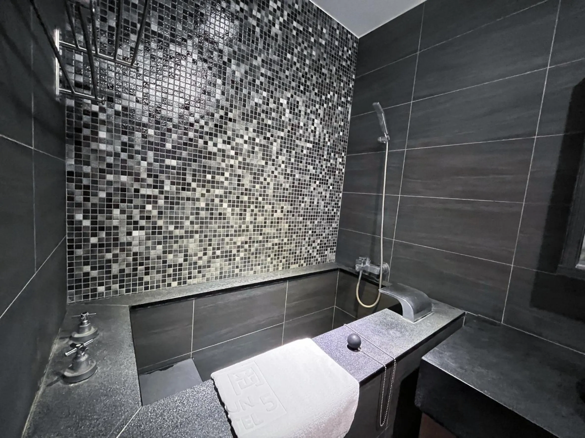 Bathroom in Fukun 5 Motel