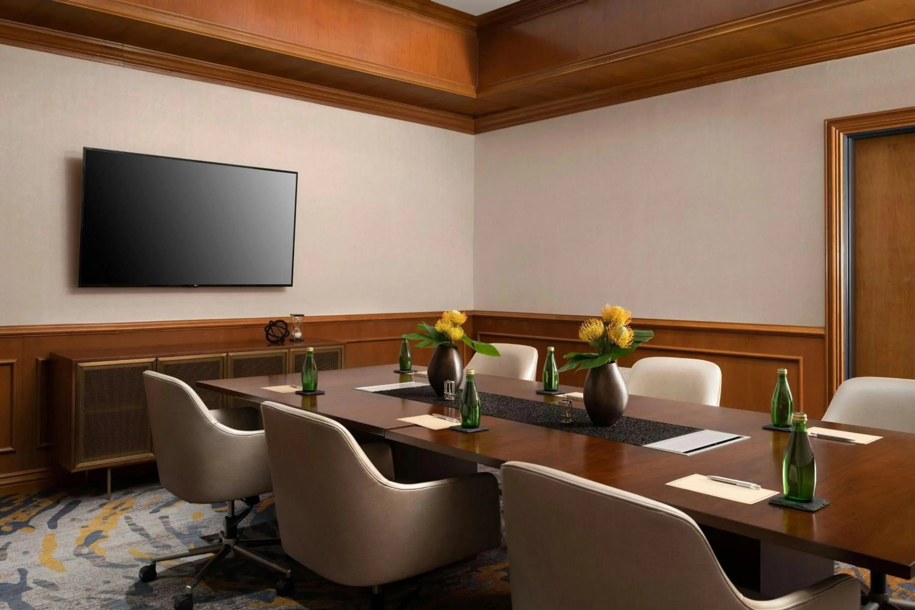 Meeting/conference room in Renaissance Boulder Flatiron Hotel