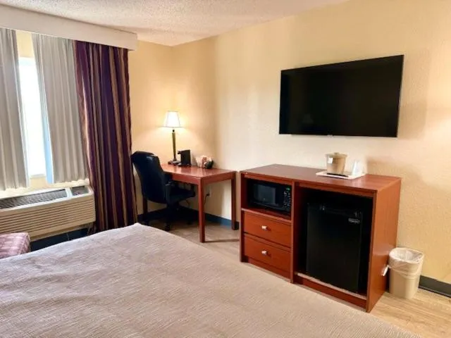 Bed in Quality Inn & Suites Golden - Denver West