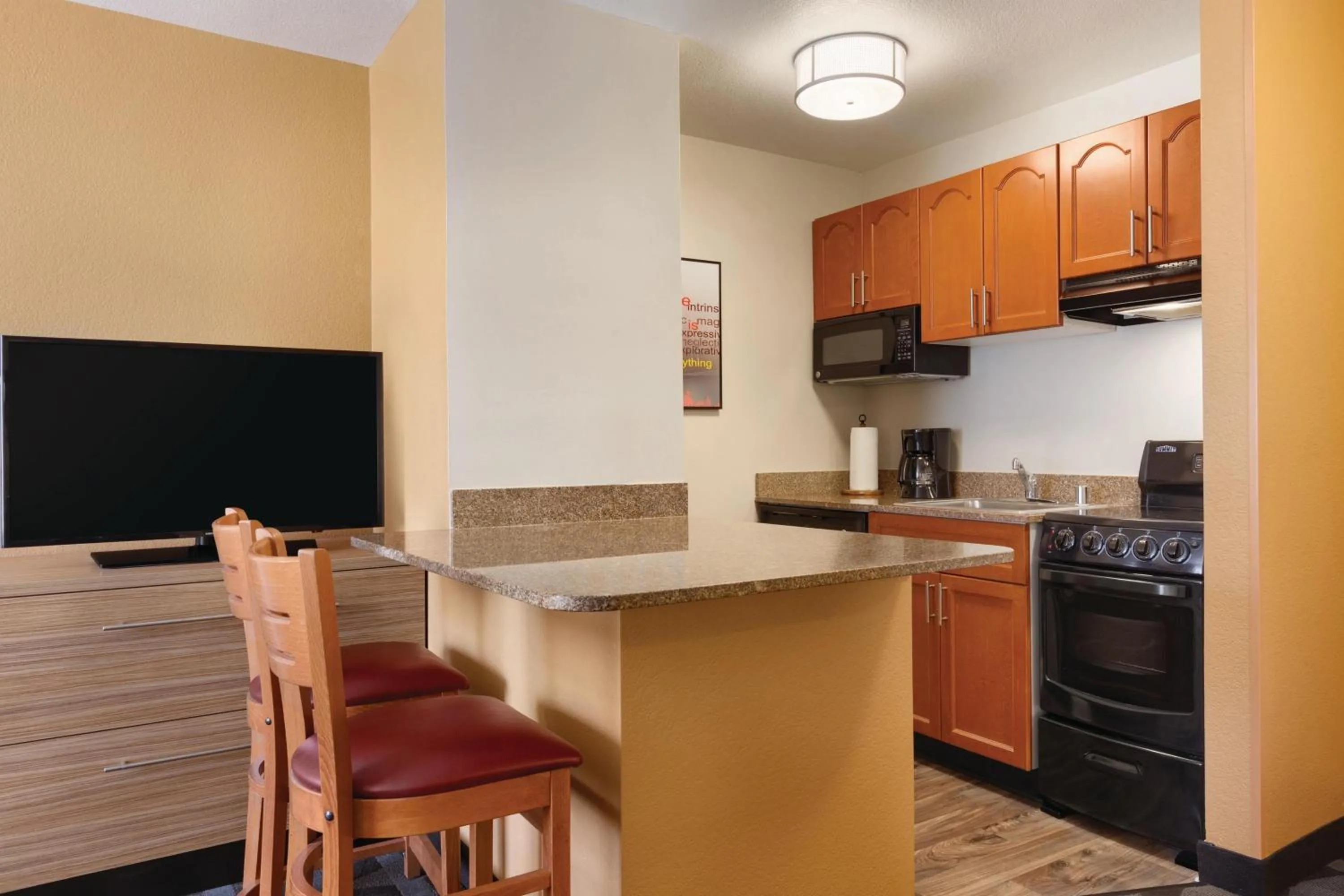 Kitchen or kitchenette in TownePlace Suites by Marriott Boulder Broomfield/Interlocken