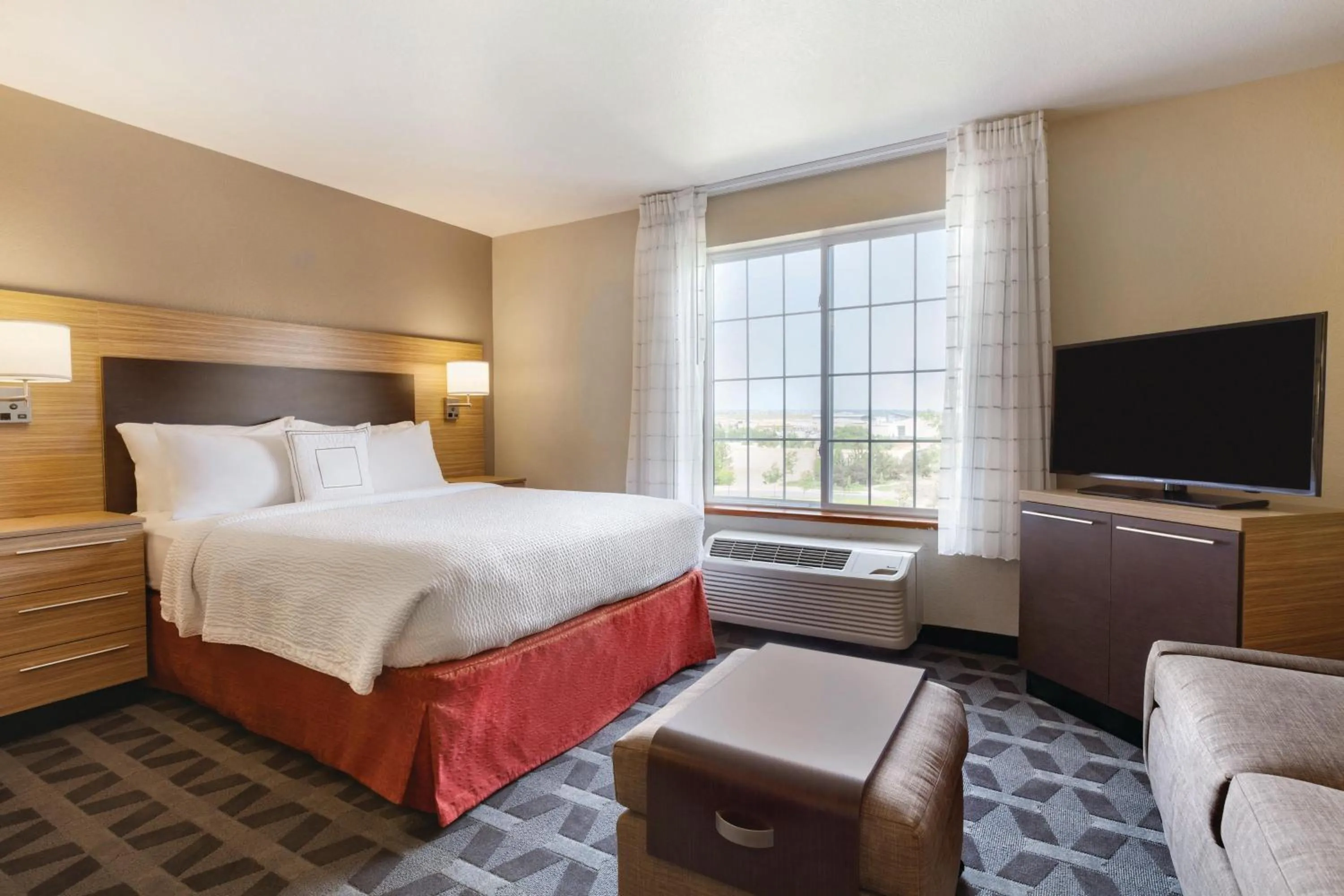 Photo of the whole room, Bed in TownePlace Suites by Marriott Boulder Broomfield/Interlocken