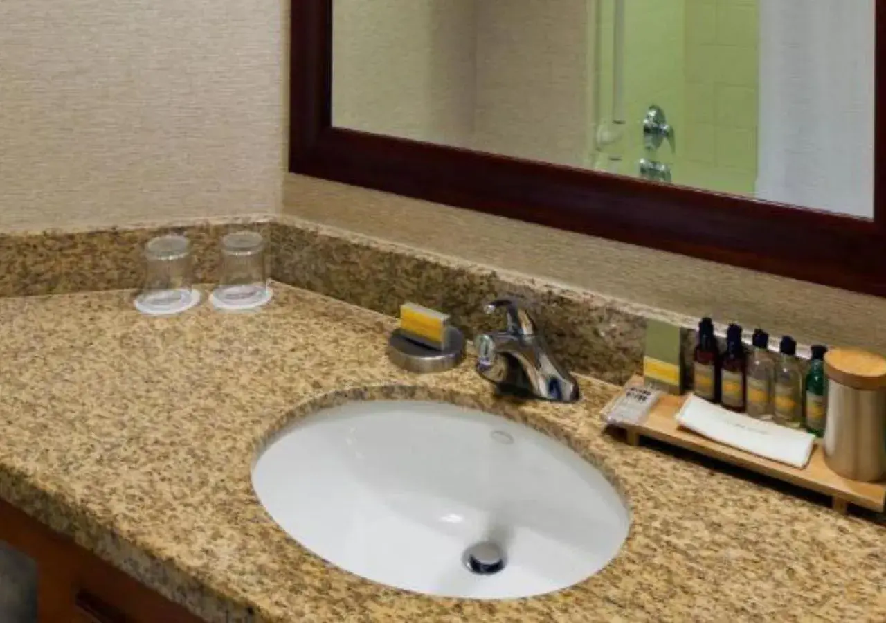 Double Room with Two Double Beds and Adapted Tub - Mobility Accessible in Denver Marriott South at Park Meadows Double Room with Two Double Beds and Adapted Tub - Mobility Accessible in Denver Marriott South at Park Meadows