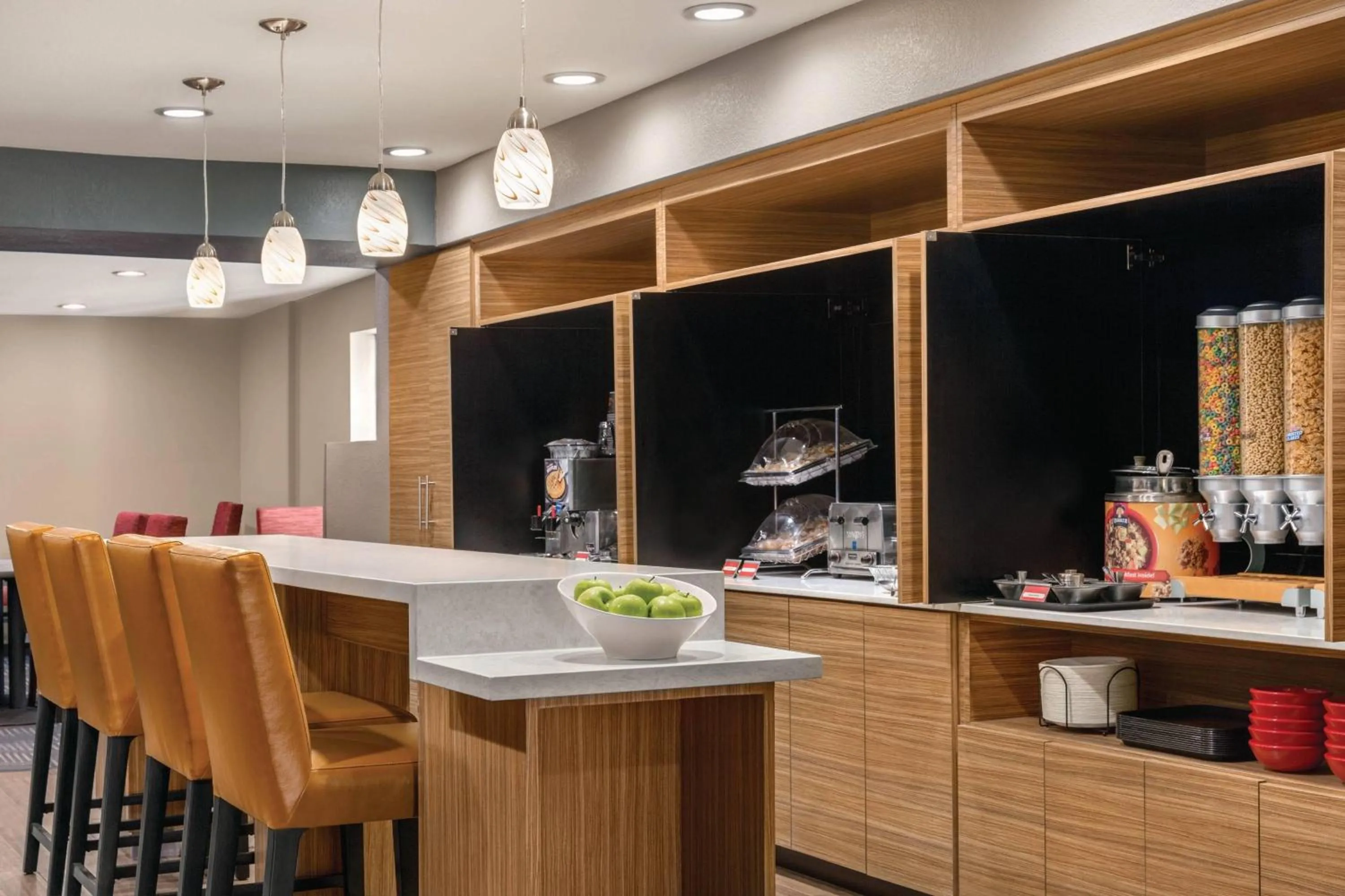 Breakfast in TownePlace Suites by Marriott Denver West Federal Center