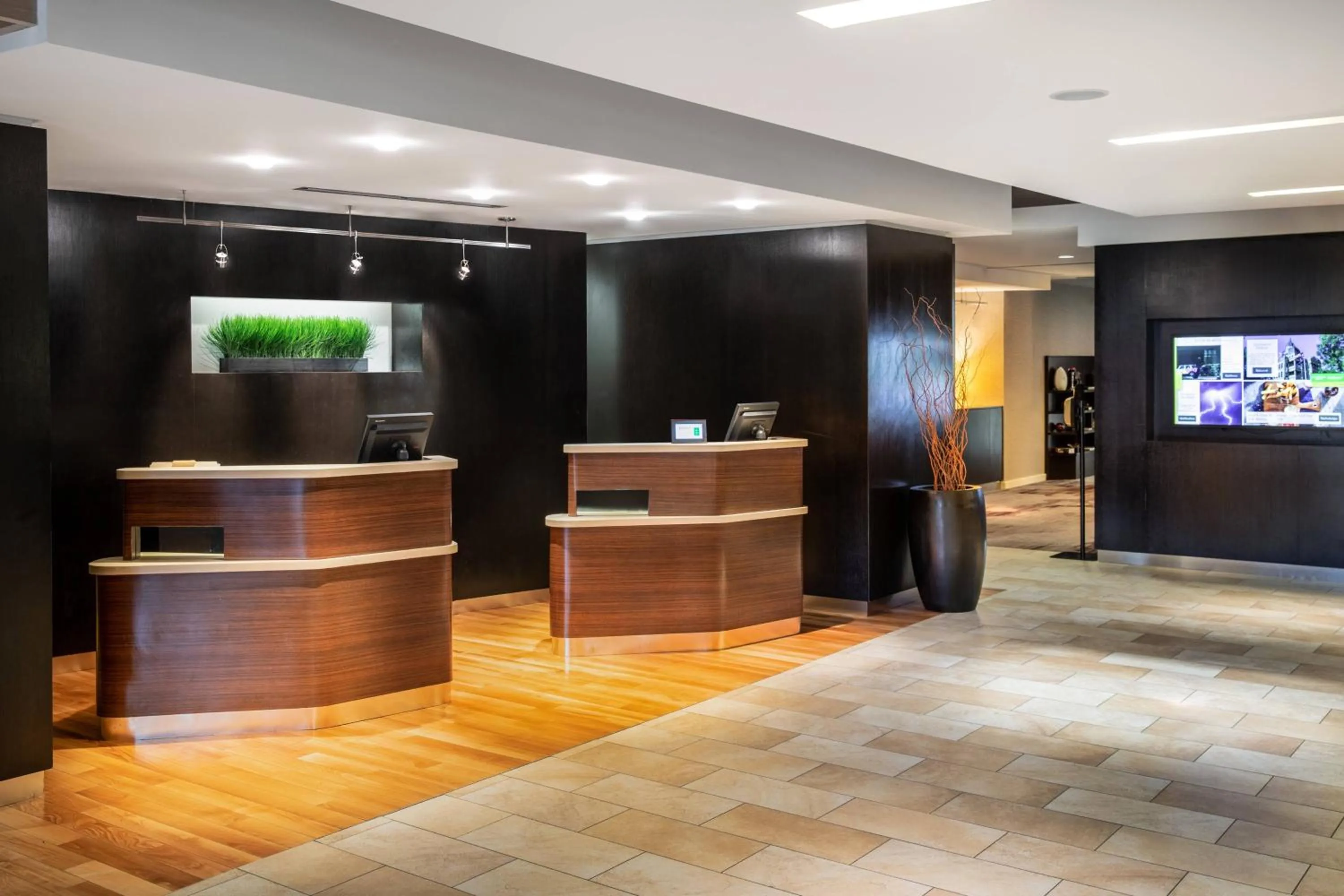 Lobby or reception in Courtyard by Marriott Denton