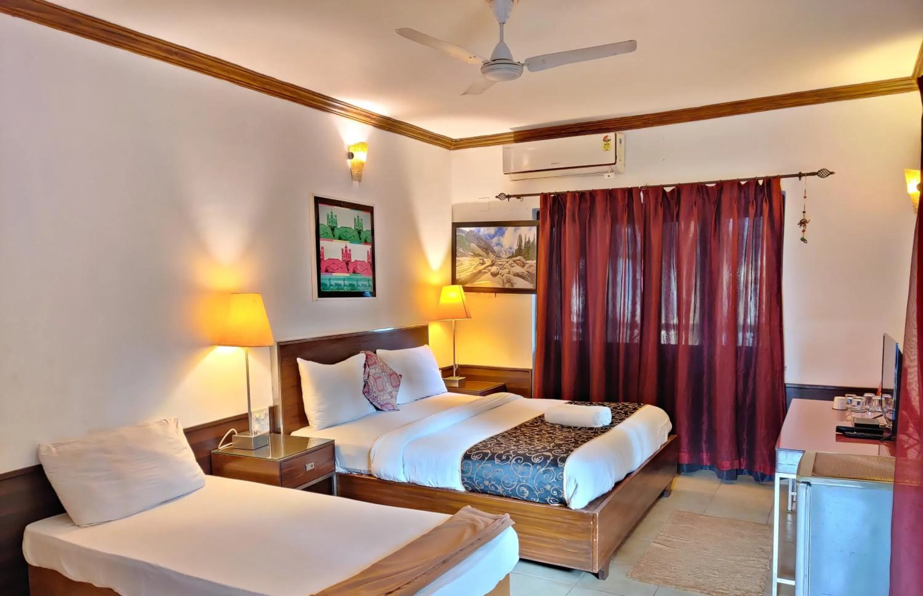 Photo of the whole room, Bed in The Camelot Beach Resort - Baga