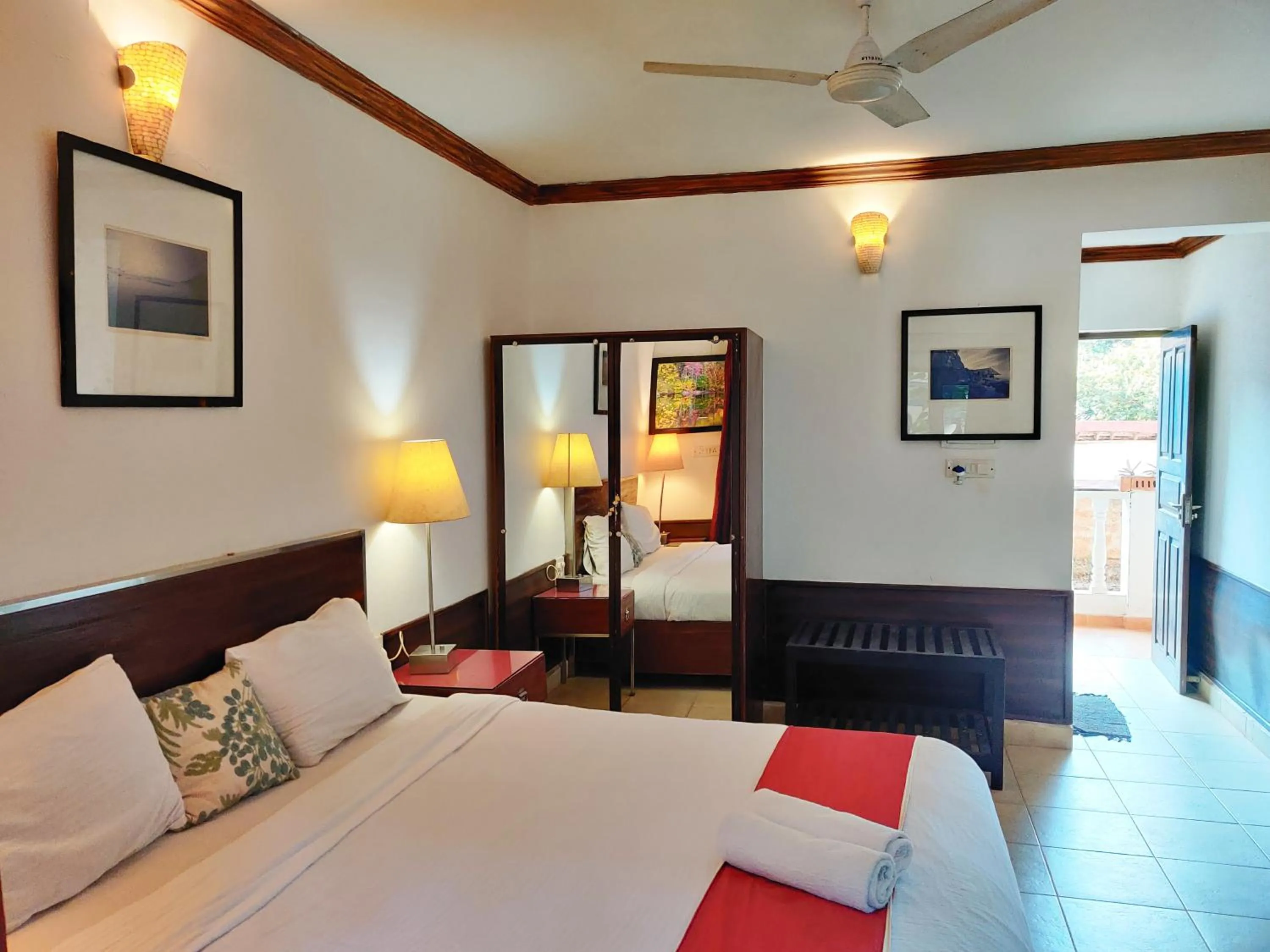 Photo of the whole room, Bed in The Camelot Beach Resort - Baga